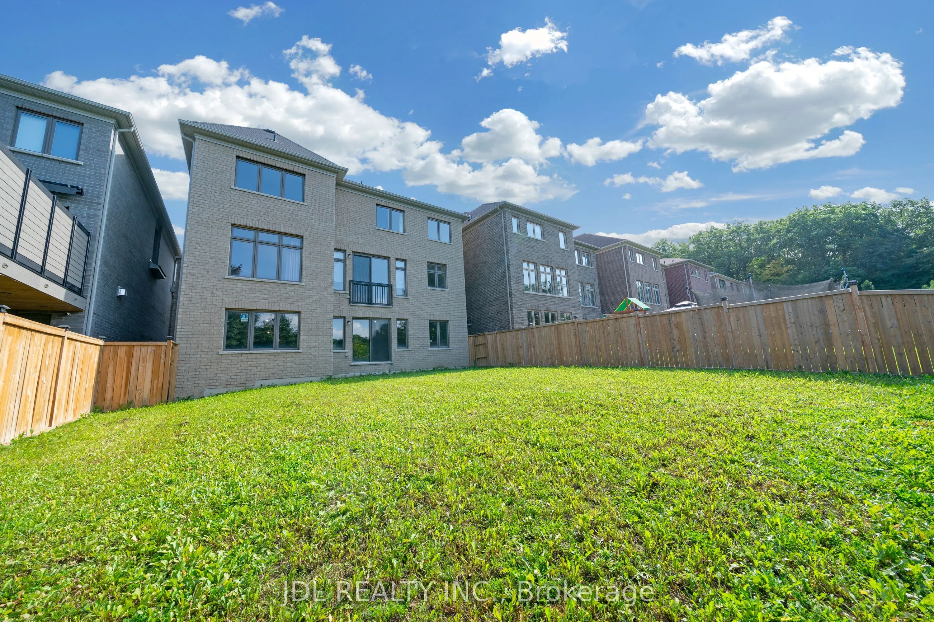 24 Forest Edge Crescent