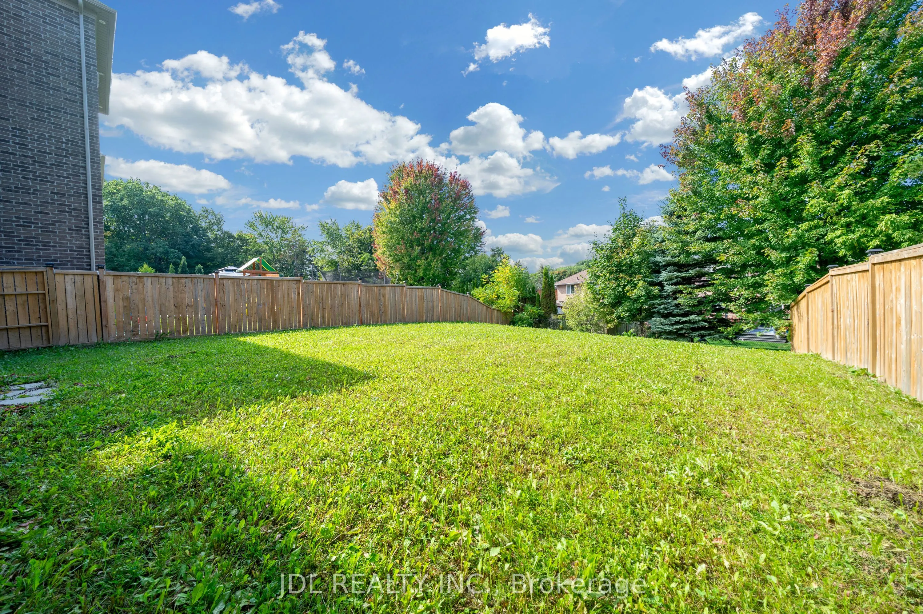 24 Forest Edge Crescent