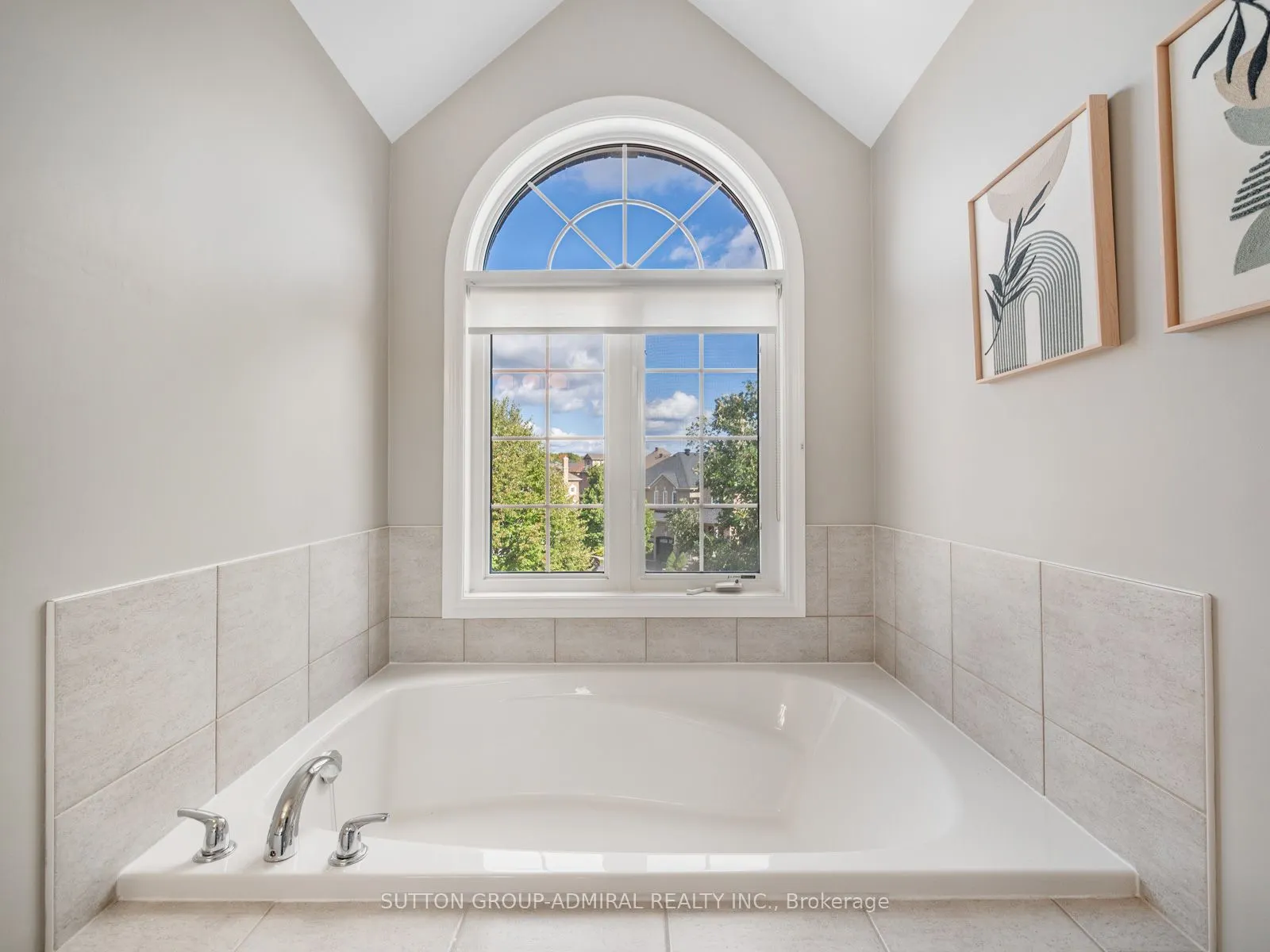 1057 Warby Trail