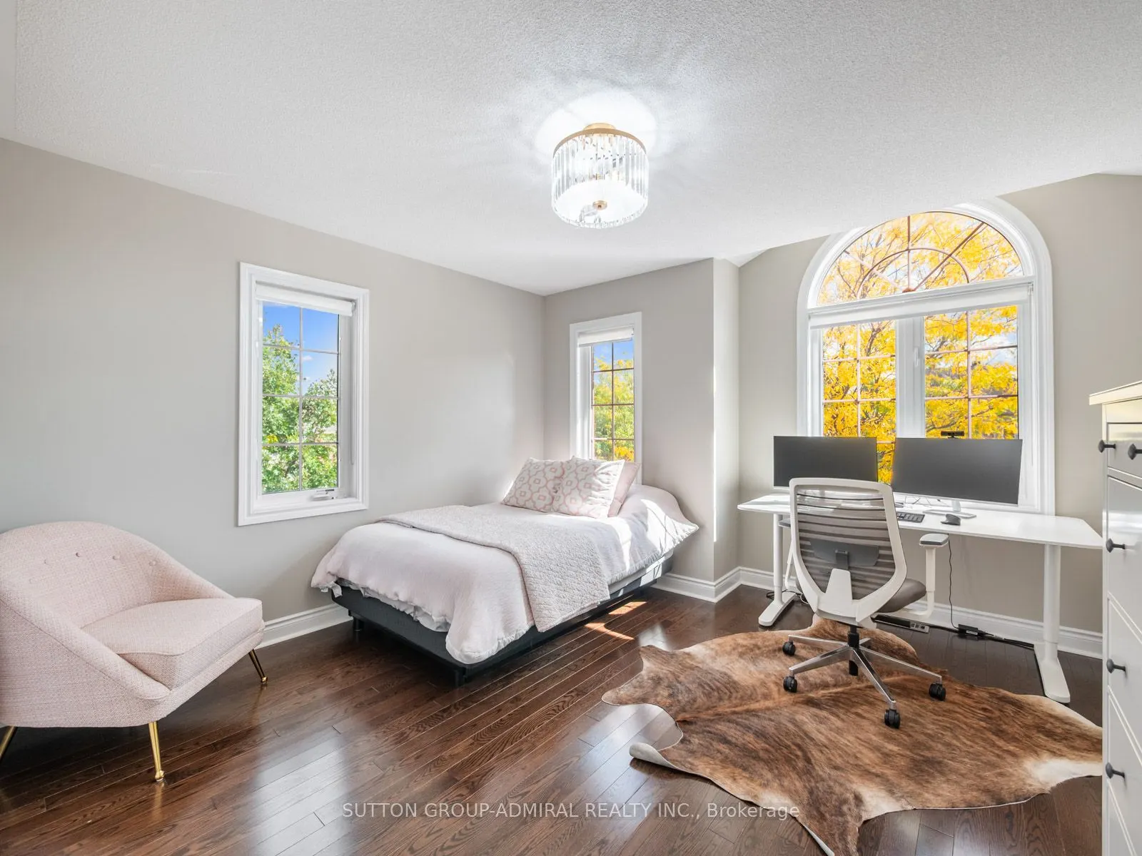 1057 Warby Trail