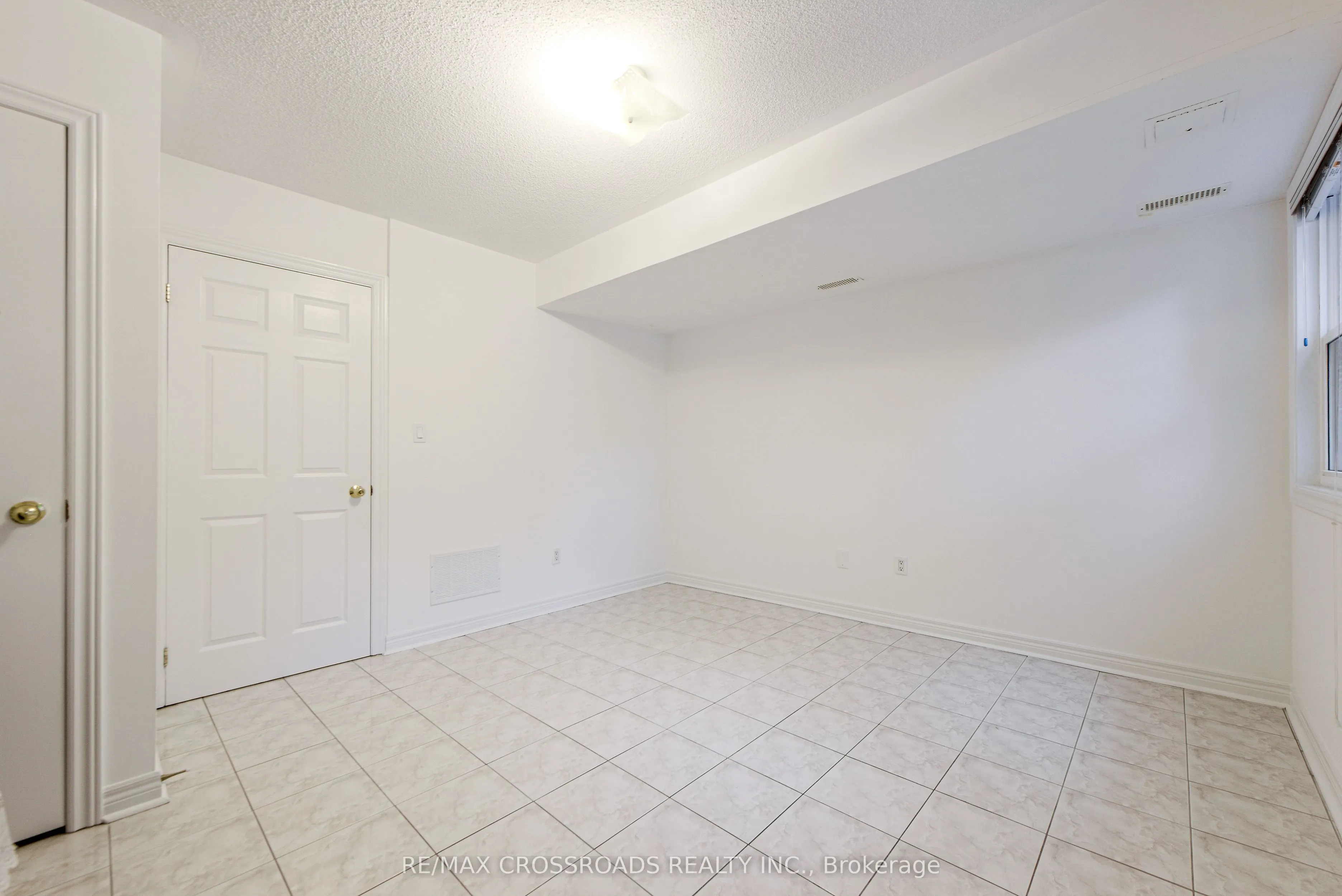 111 Pond Drive, #15