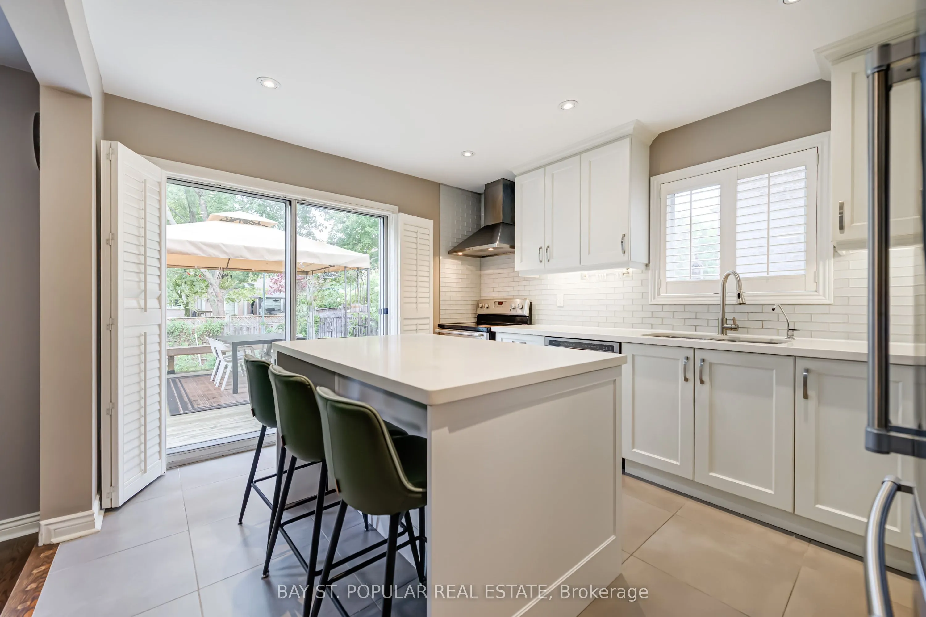 363 Pickering Crescent