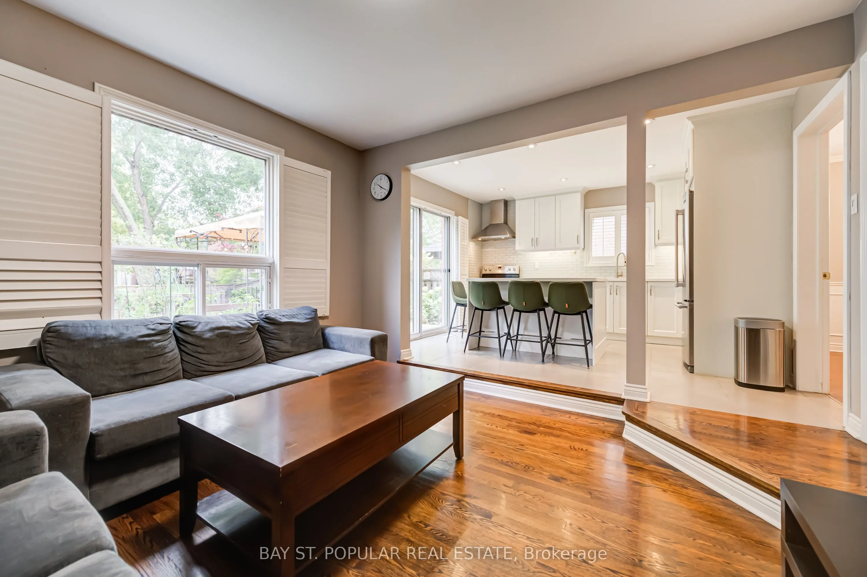363 Pickering Crescent