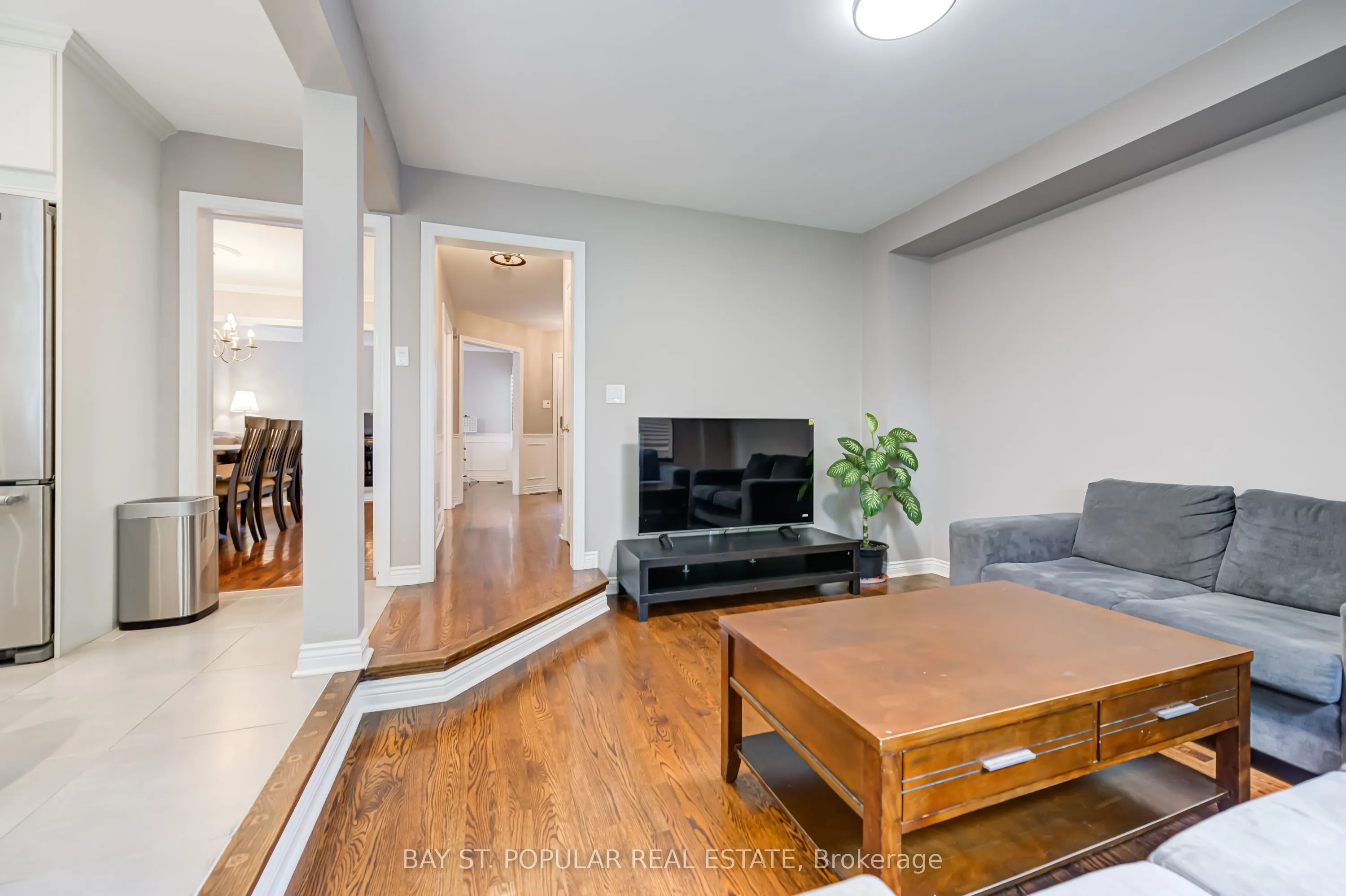 363 Pickering Crescent