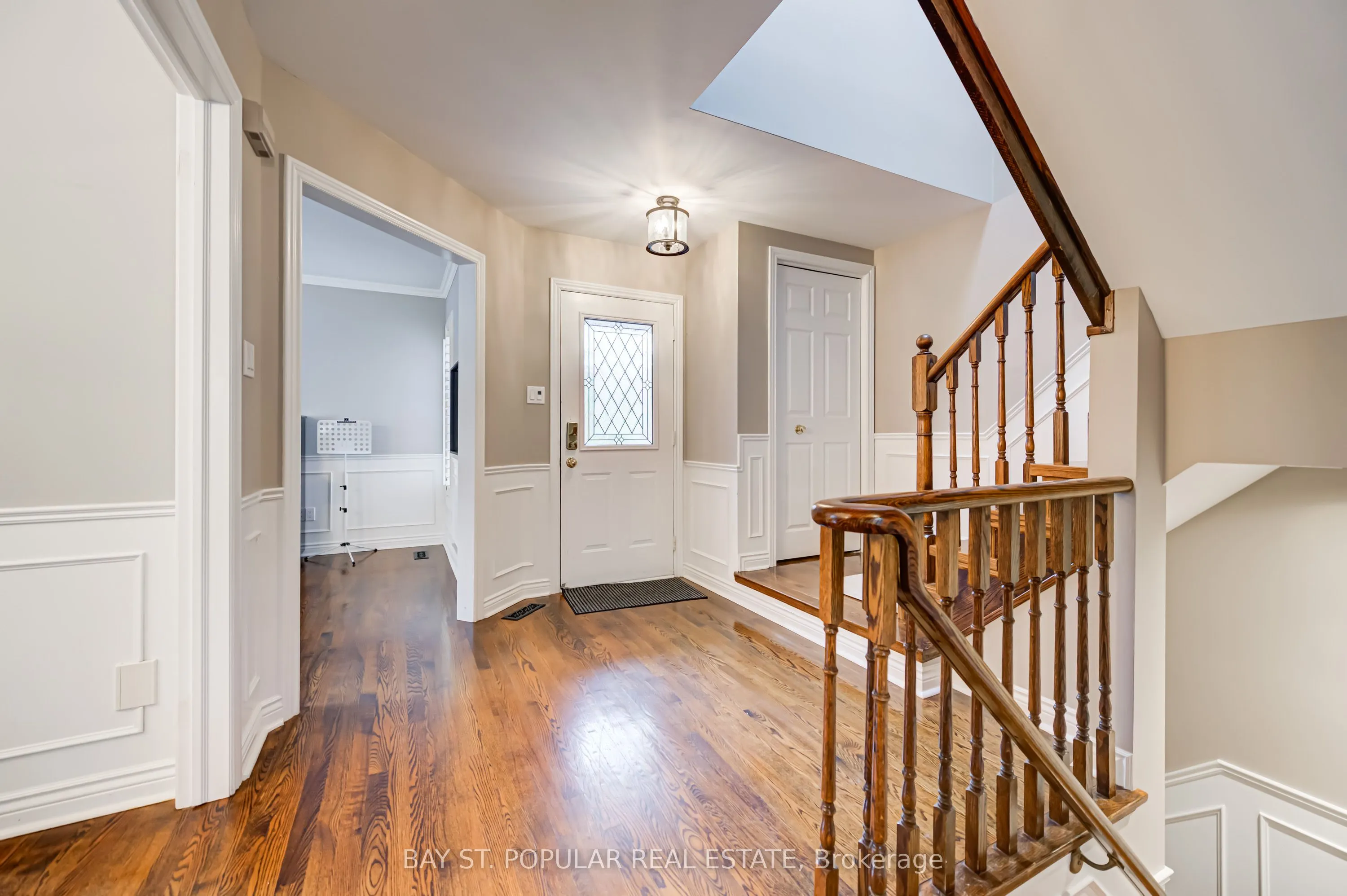 363 Pickering Crescent