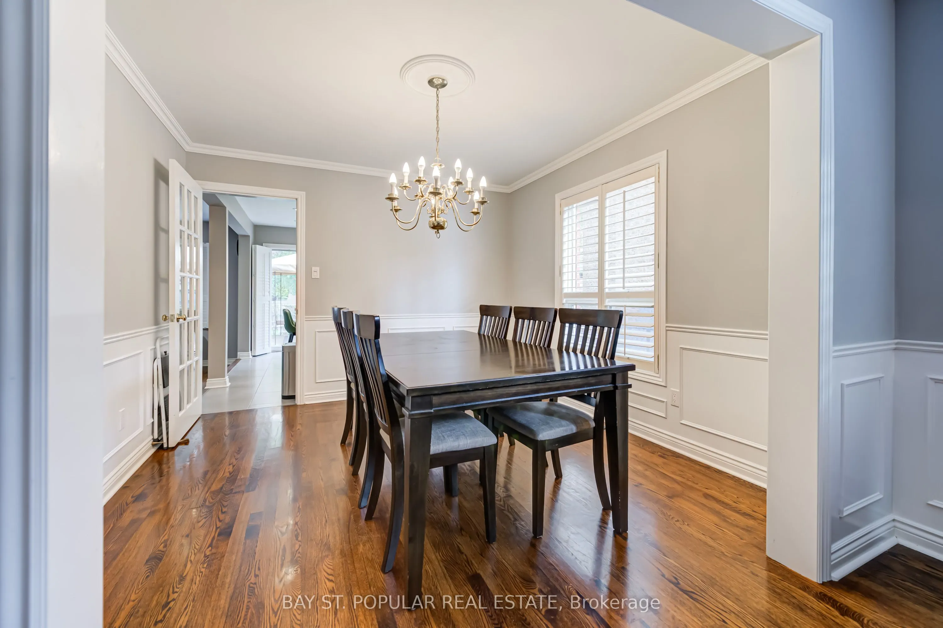363 Pickering Crescent