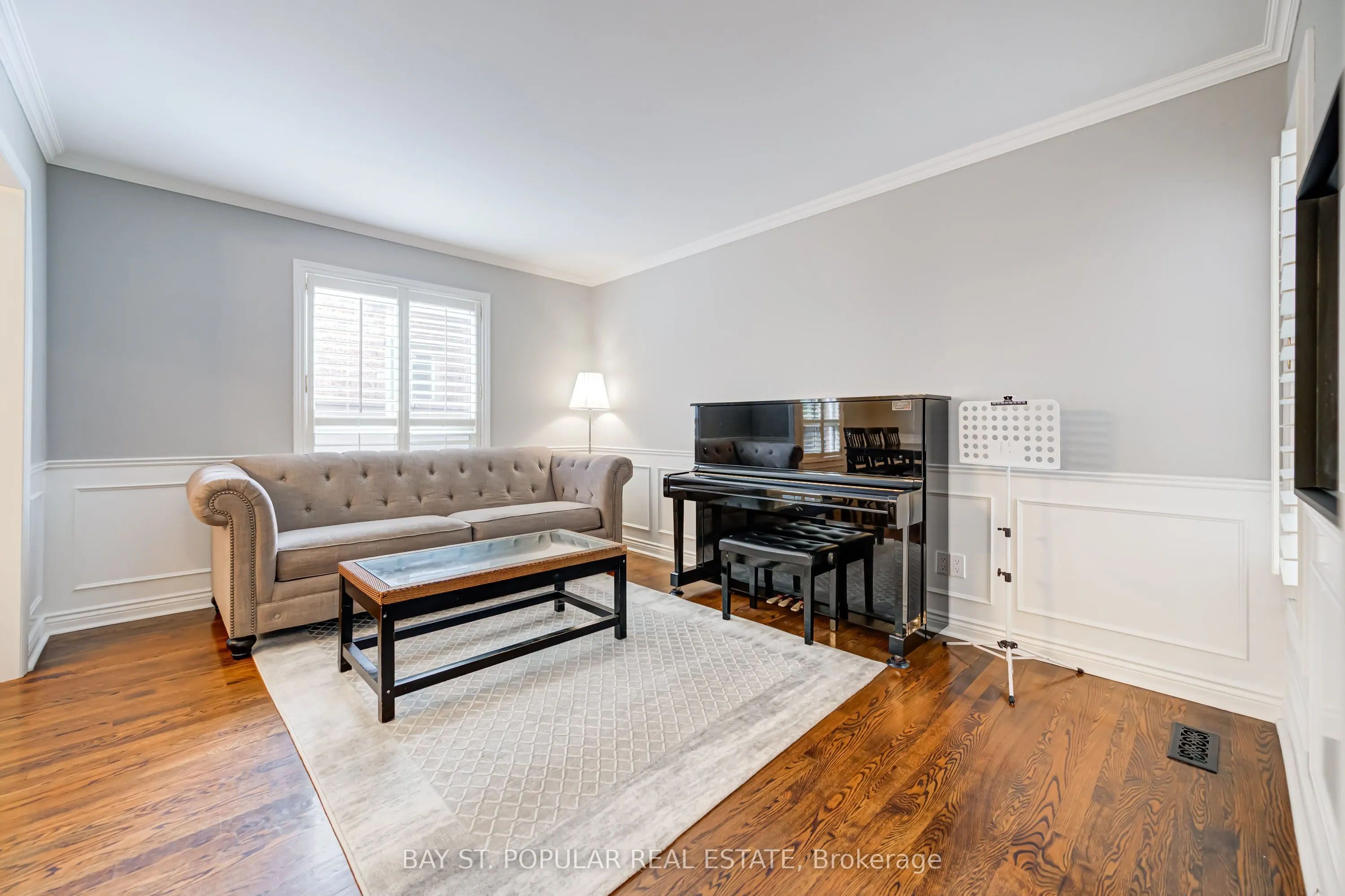363 Pickering Crescent