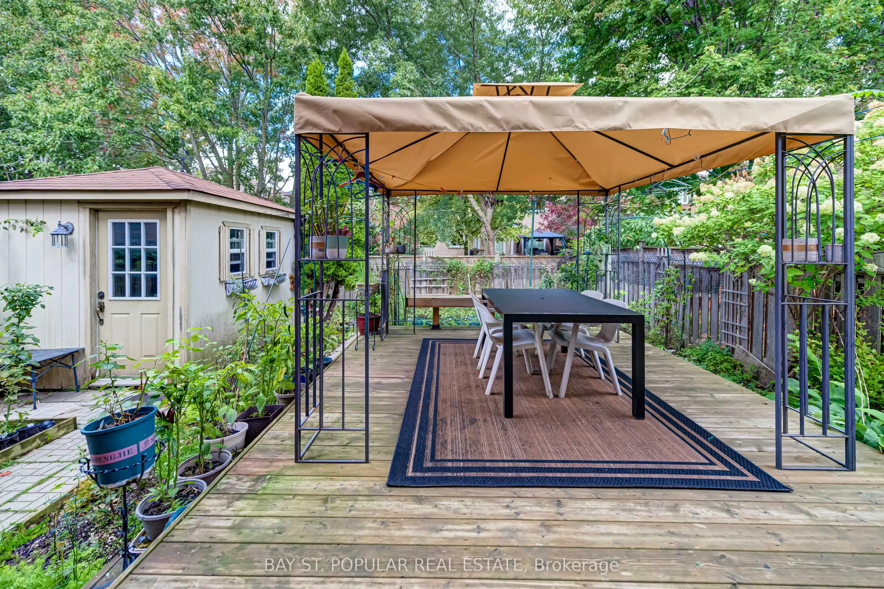 363 Pickering Crescent