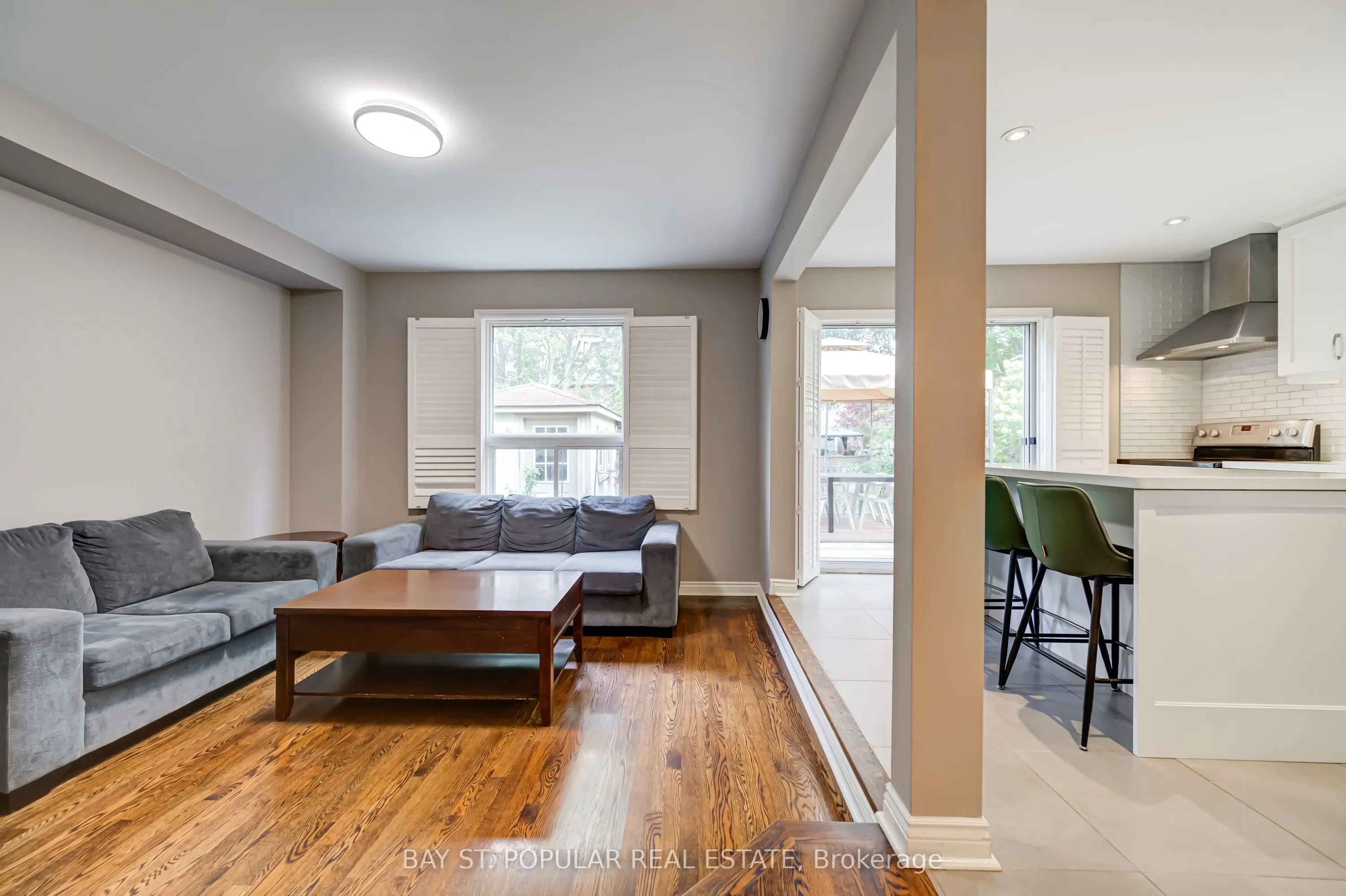 363 Pickering Crescent