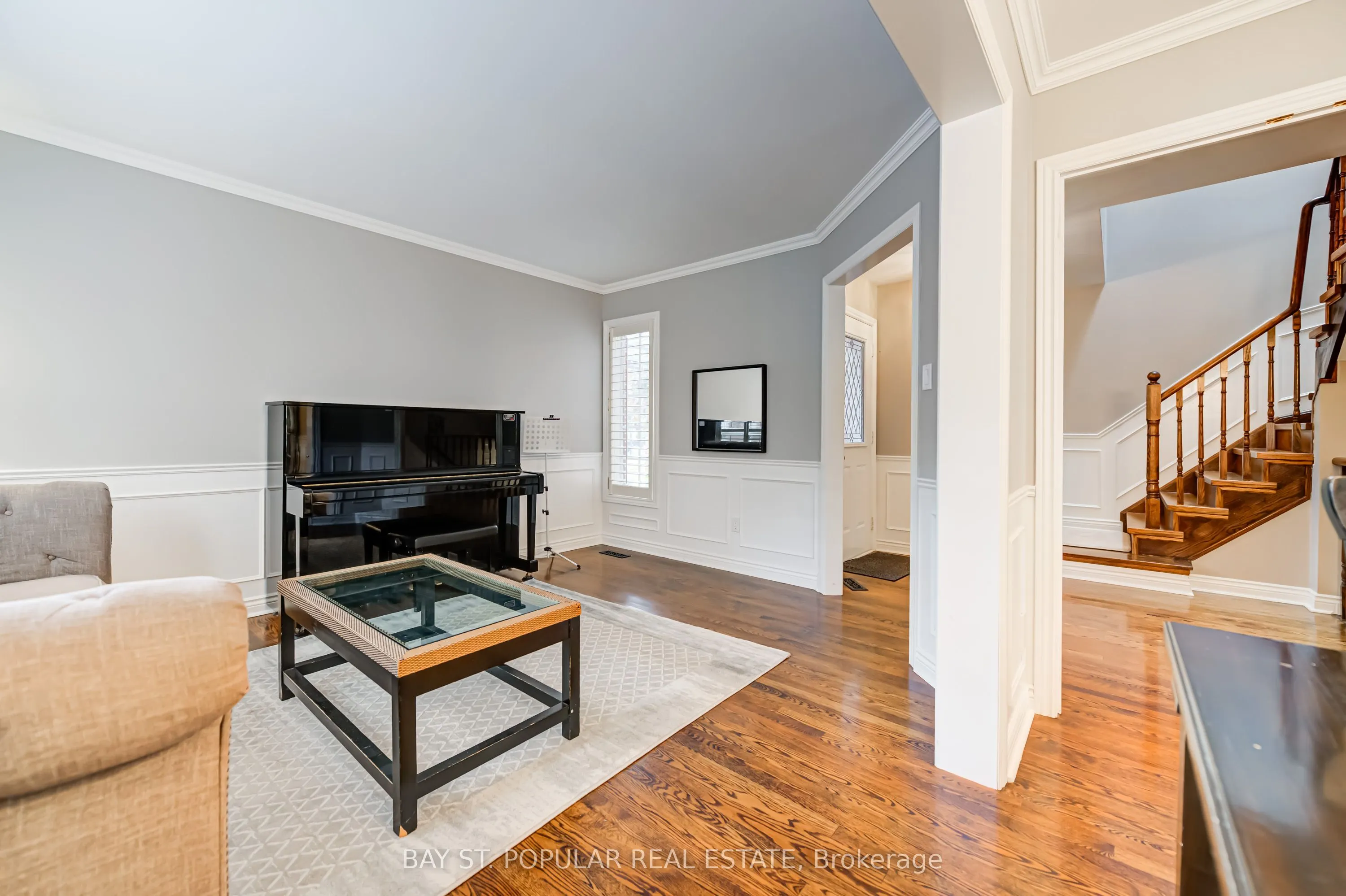 363 Pickering Crescent