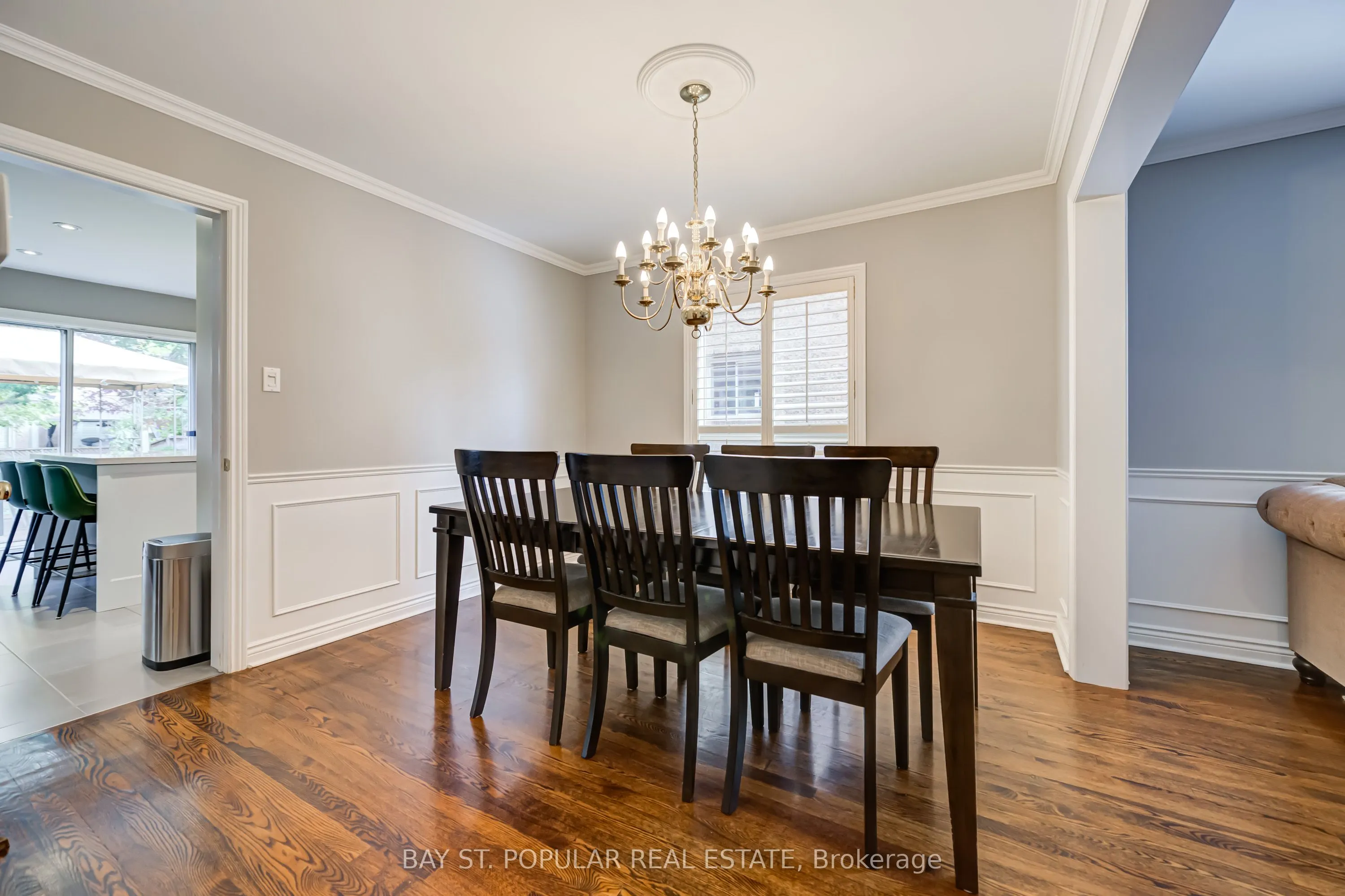 363 Pickering Crescent