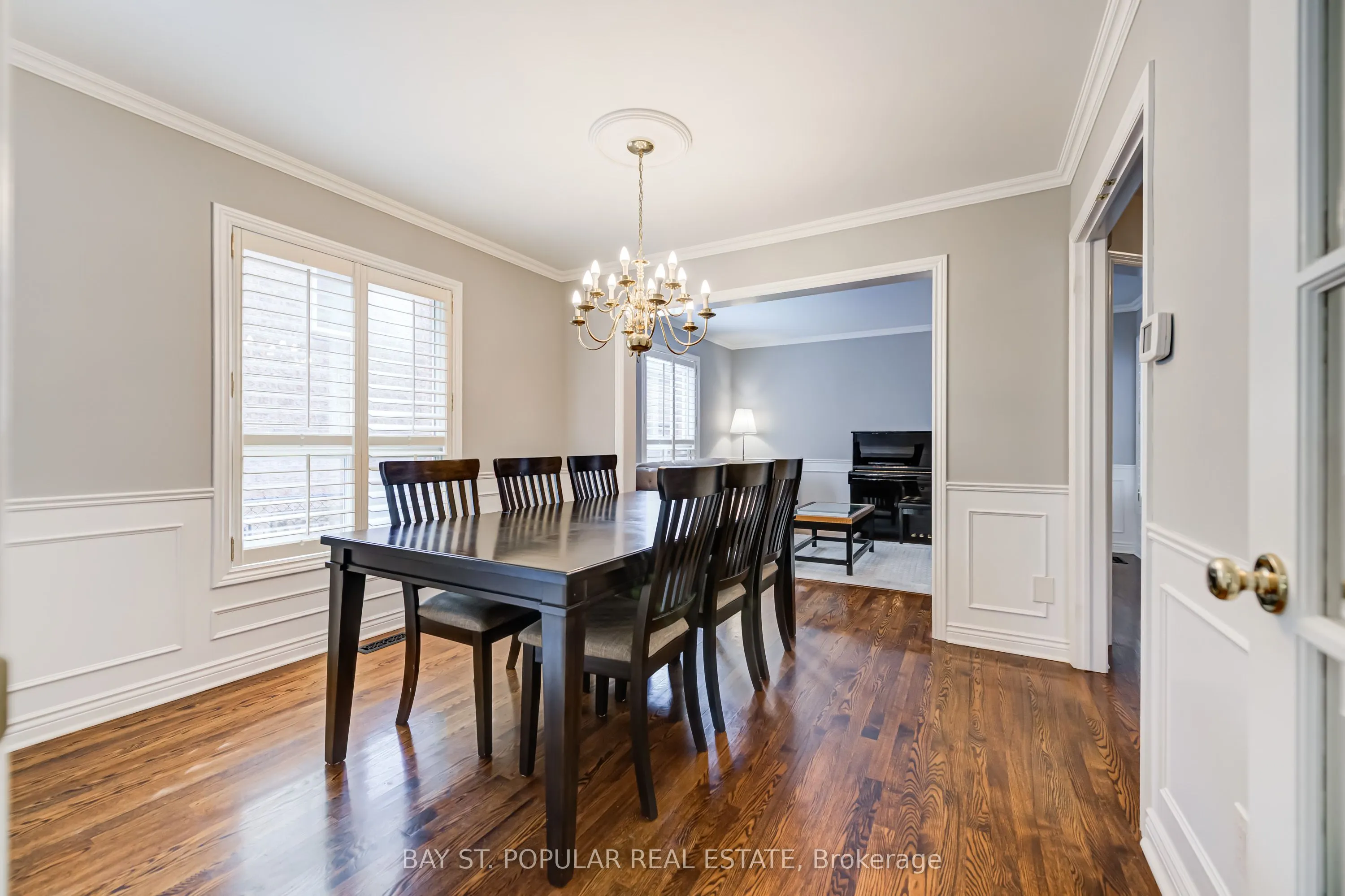363 Pickering Crescent
