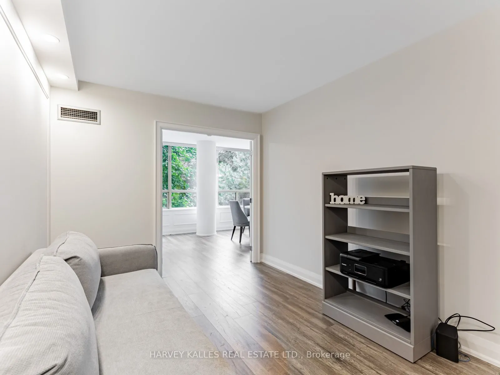 7 Townsgate Drive, #211