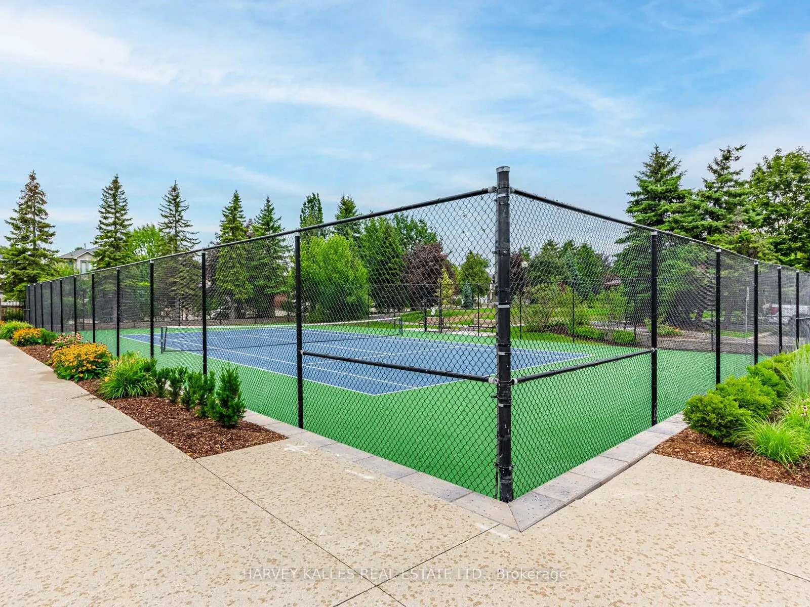 7 Townsgate Drive, #211