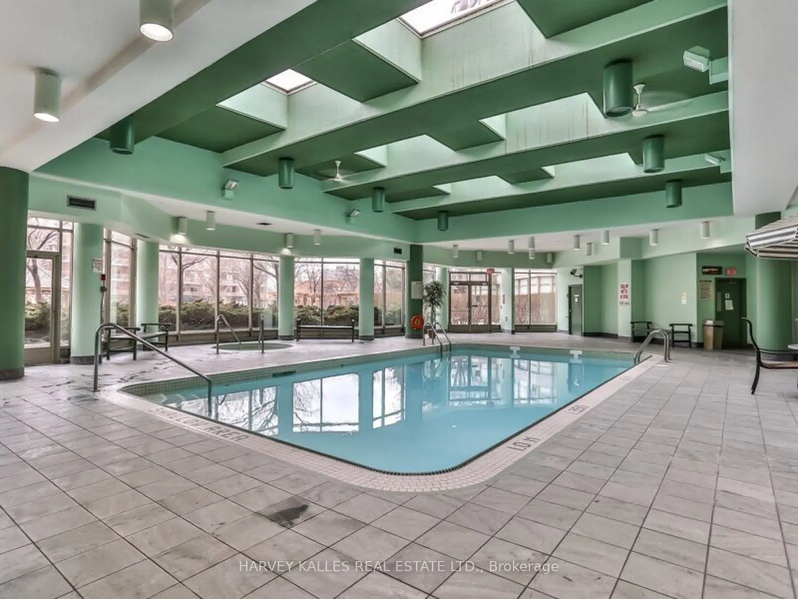 7 Townsgate Drive, #211