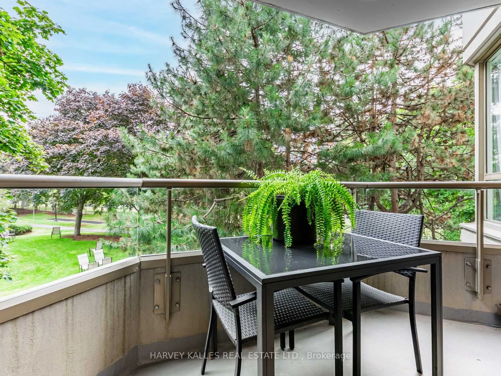 7 Townsgate Drive, #211