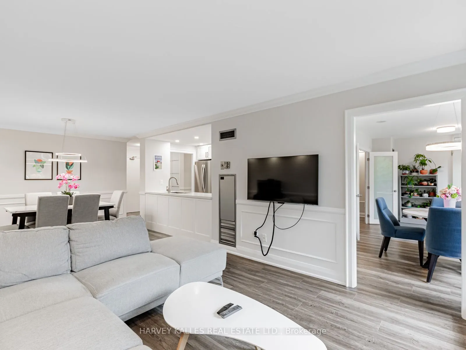 7 Townsgate Drive, #211