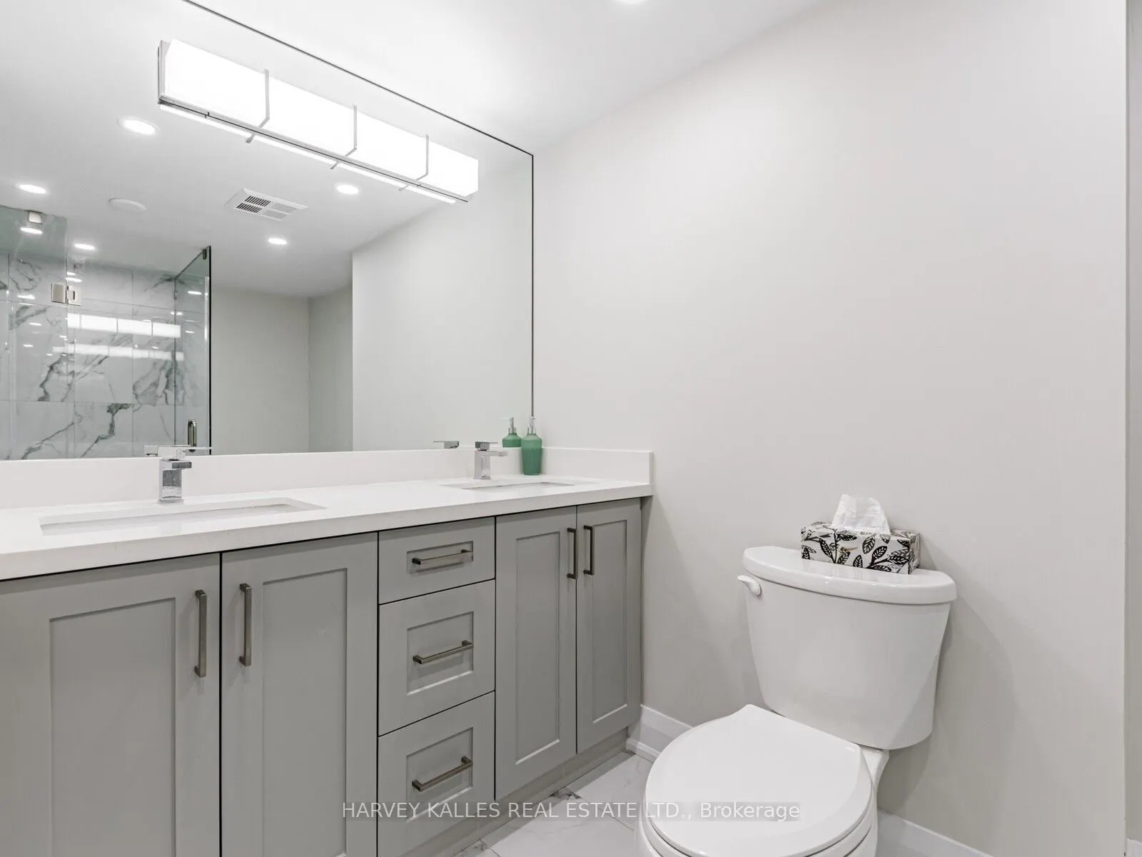 7 Townsgate Drive, #211