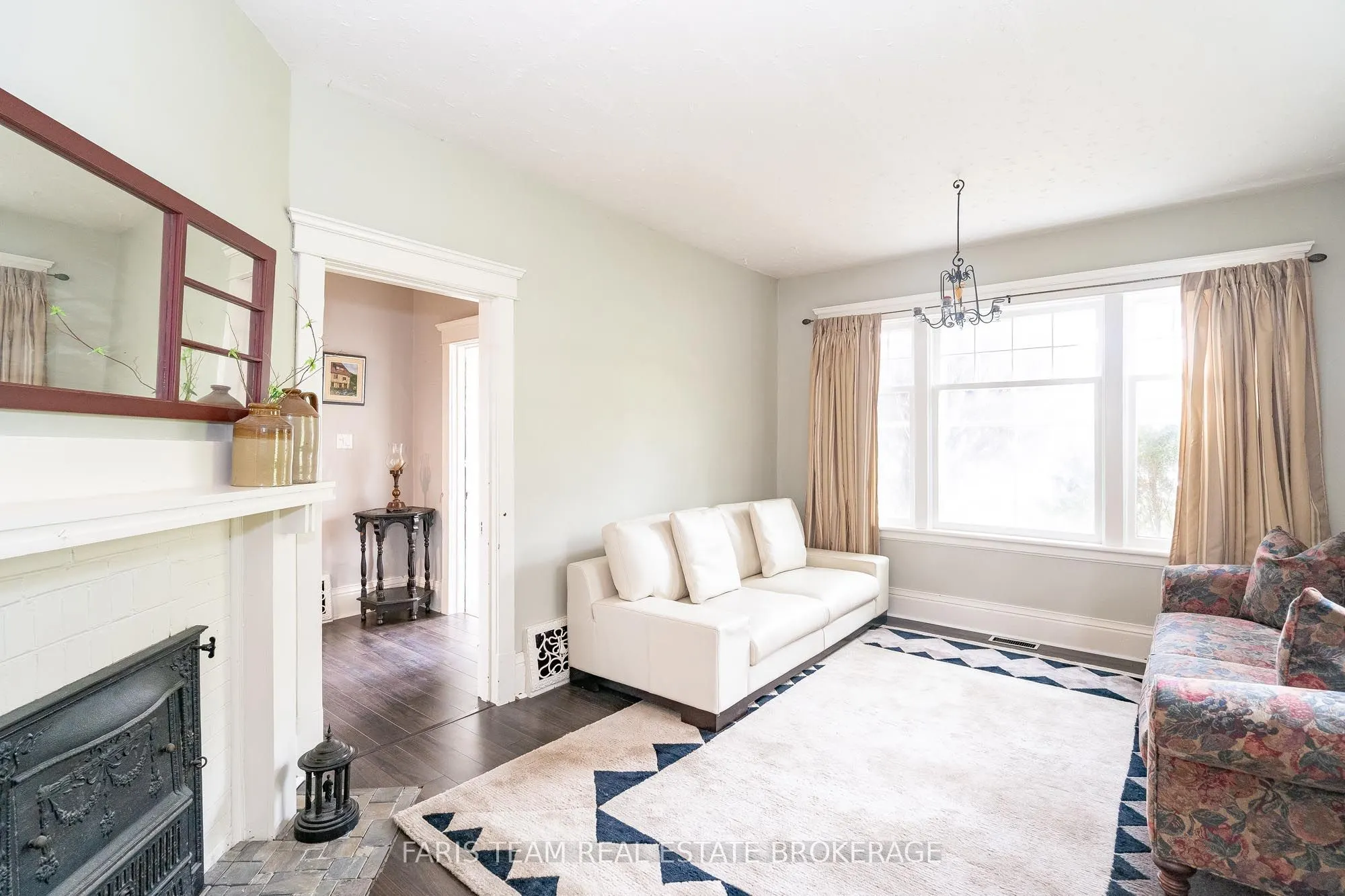 105 Barrie Street