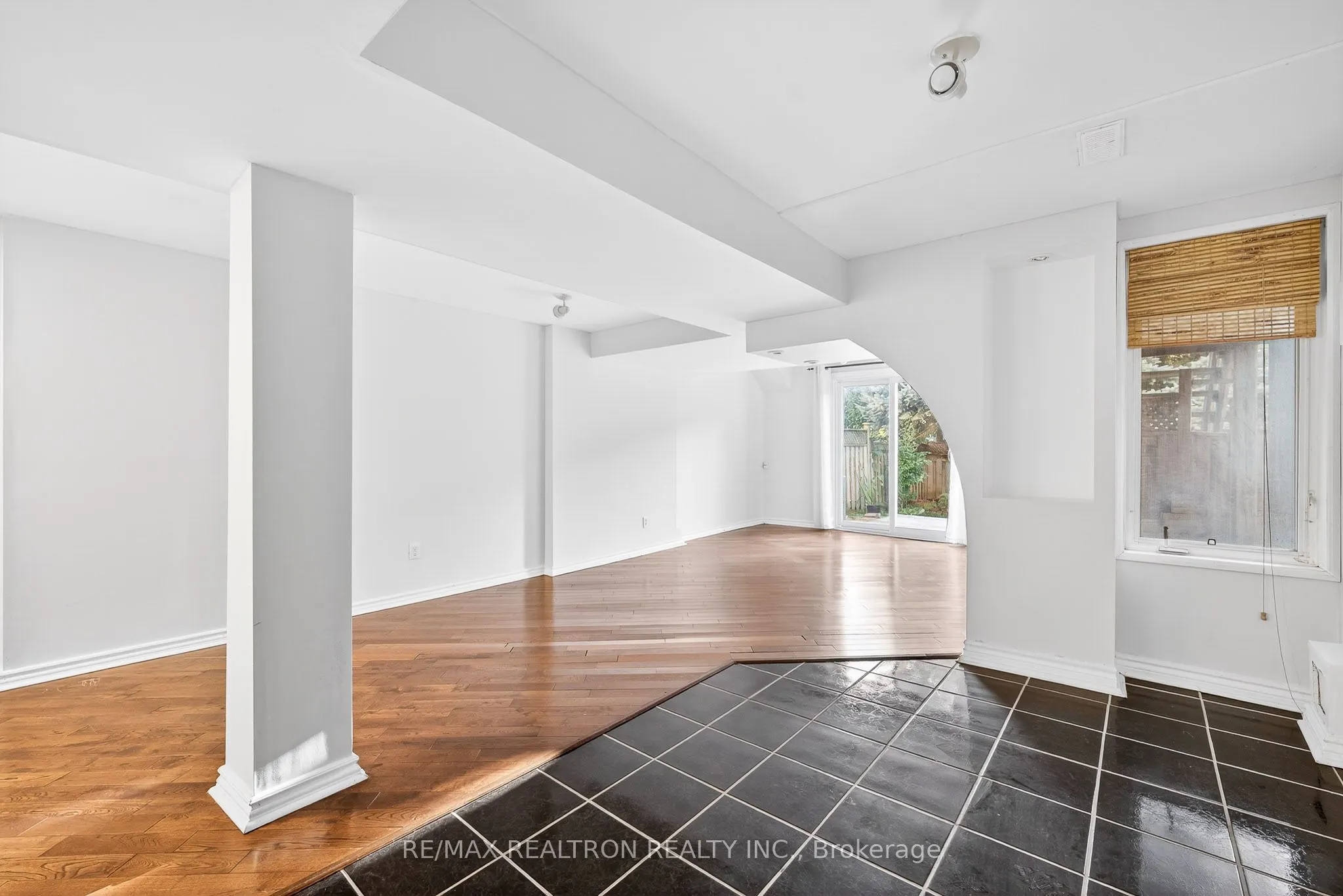 63 Carousel Crescent