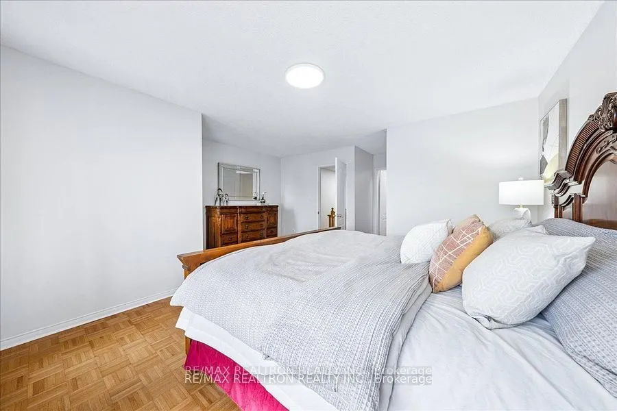 63 Carousel Crescent