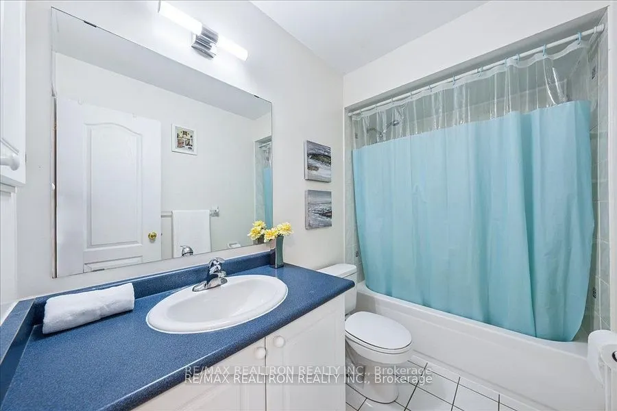 63 Carousel Crescent