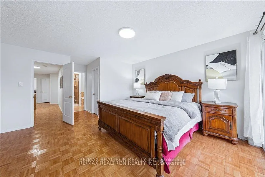63 Carousel Crescent