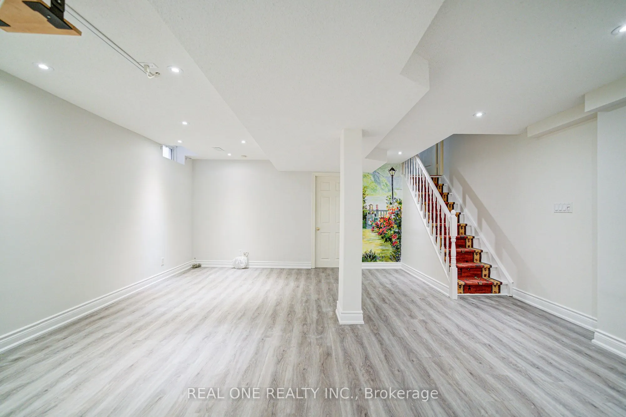 32 Frobisher Street
