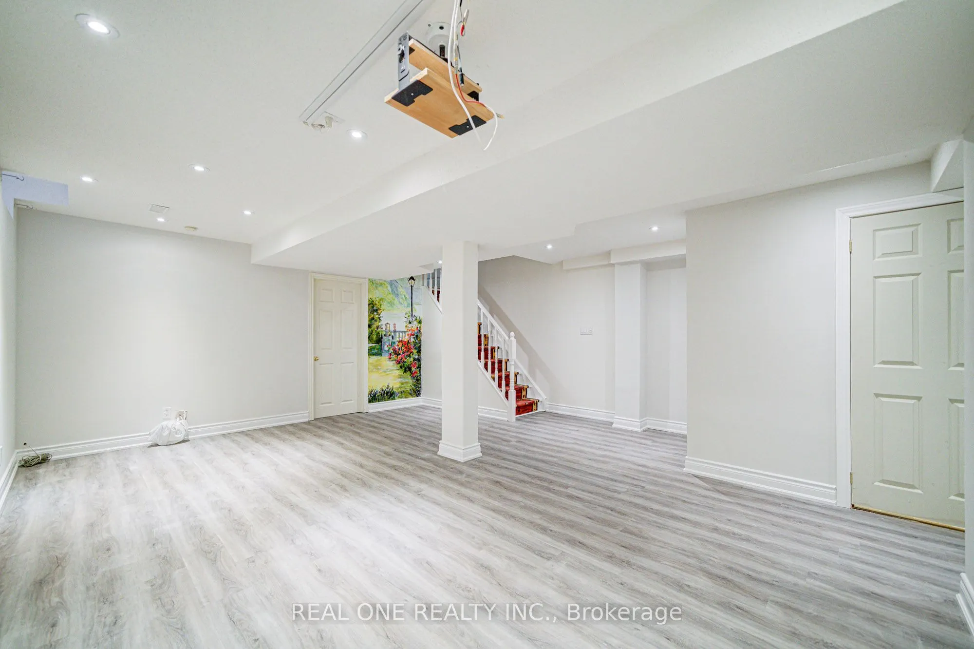 32 Frobisher Street