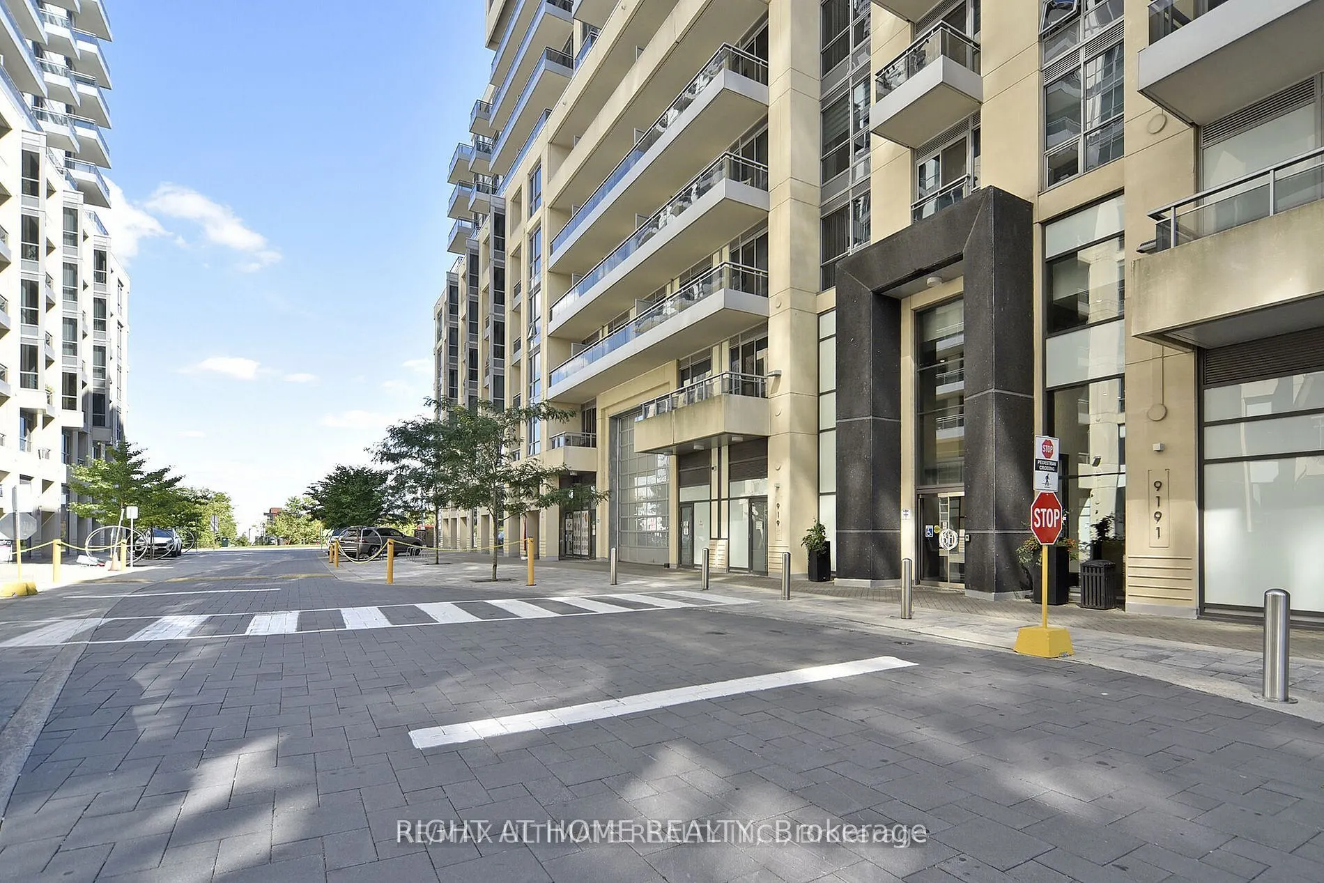 9191 Yonge Street, #SW416