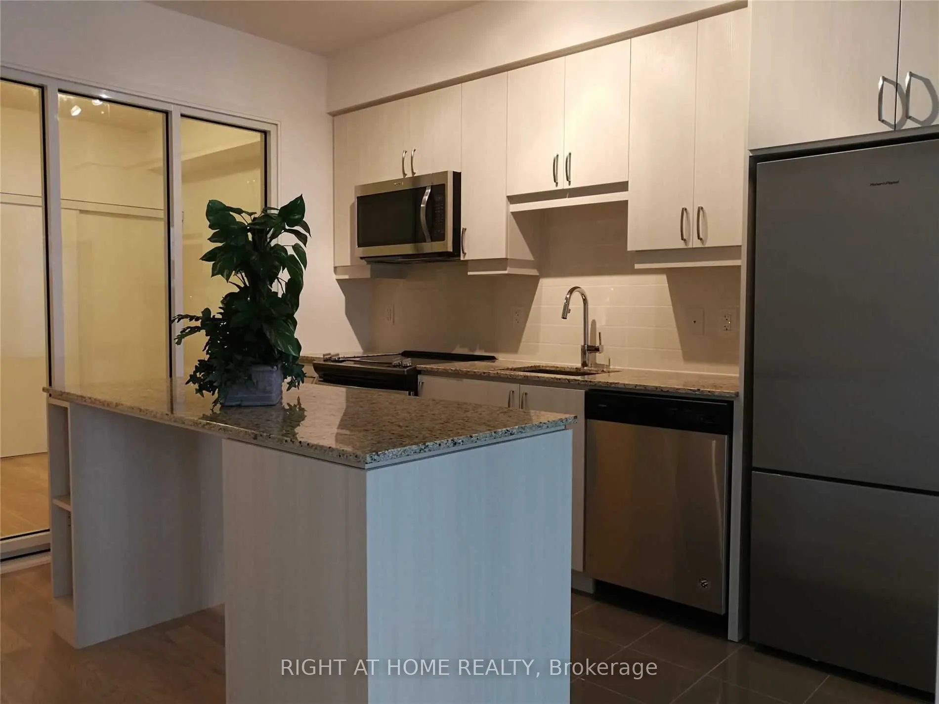 9191 Yonge Street, #SW416