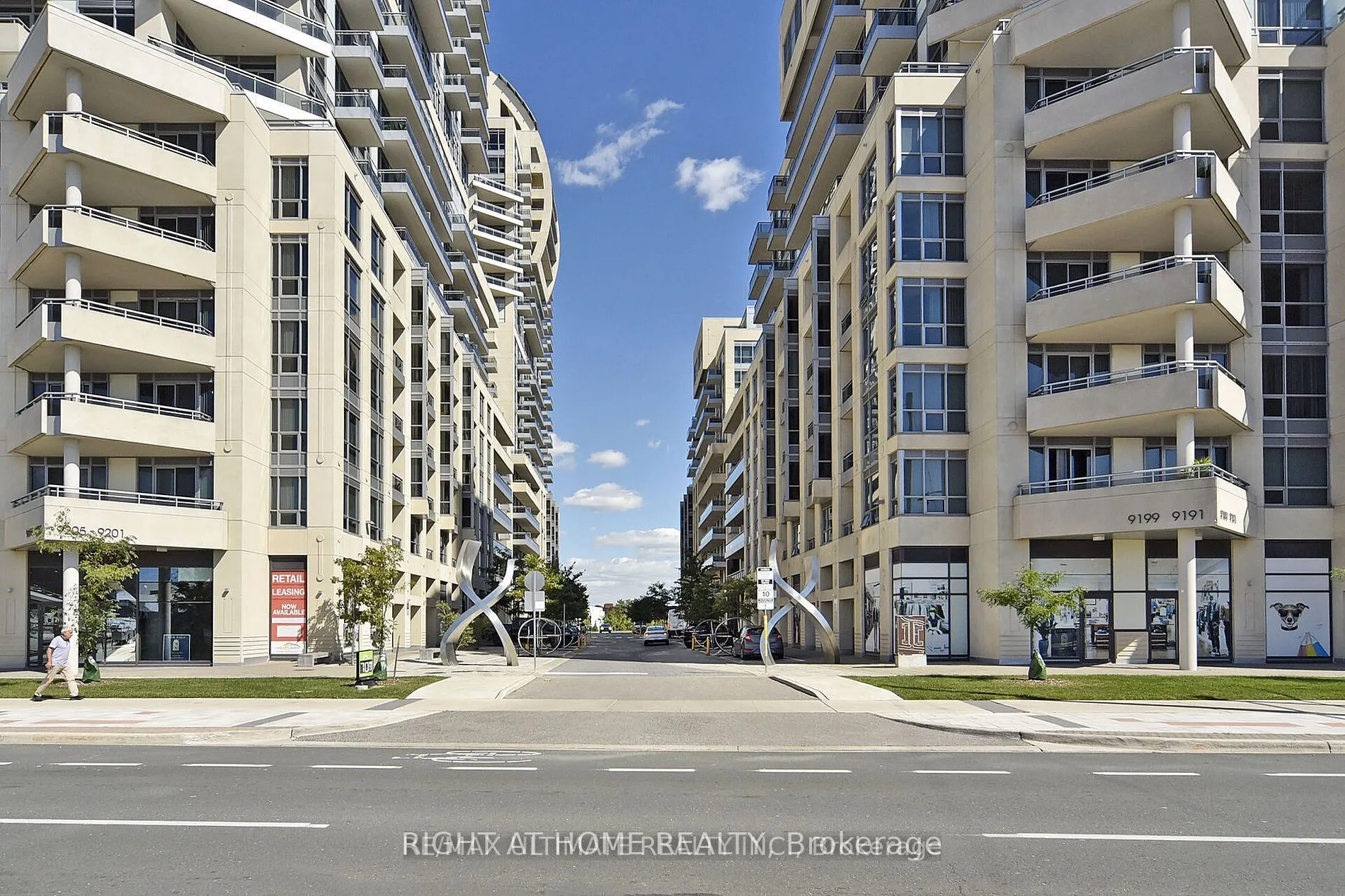 9191 Yonge Street, #SW416