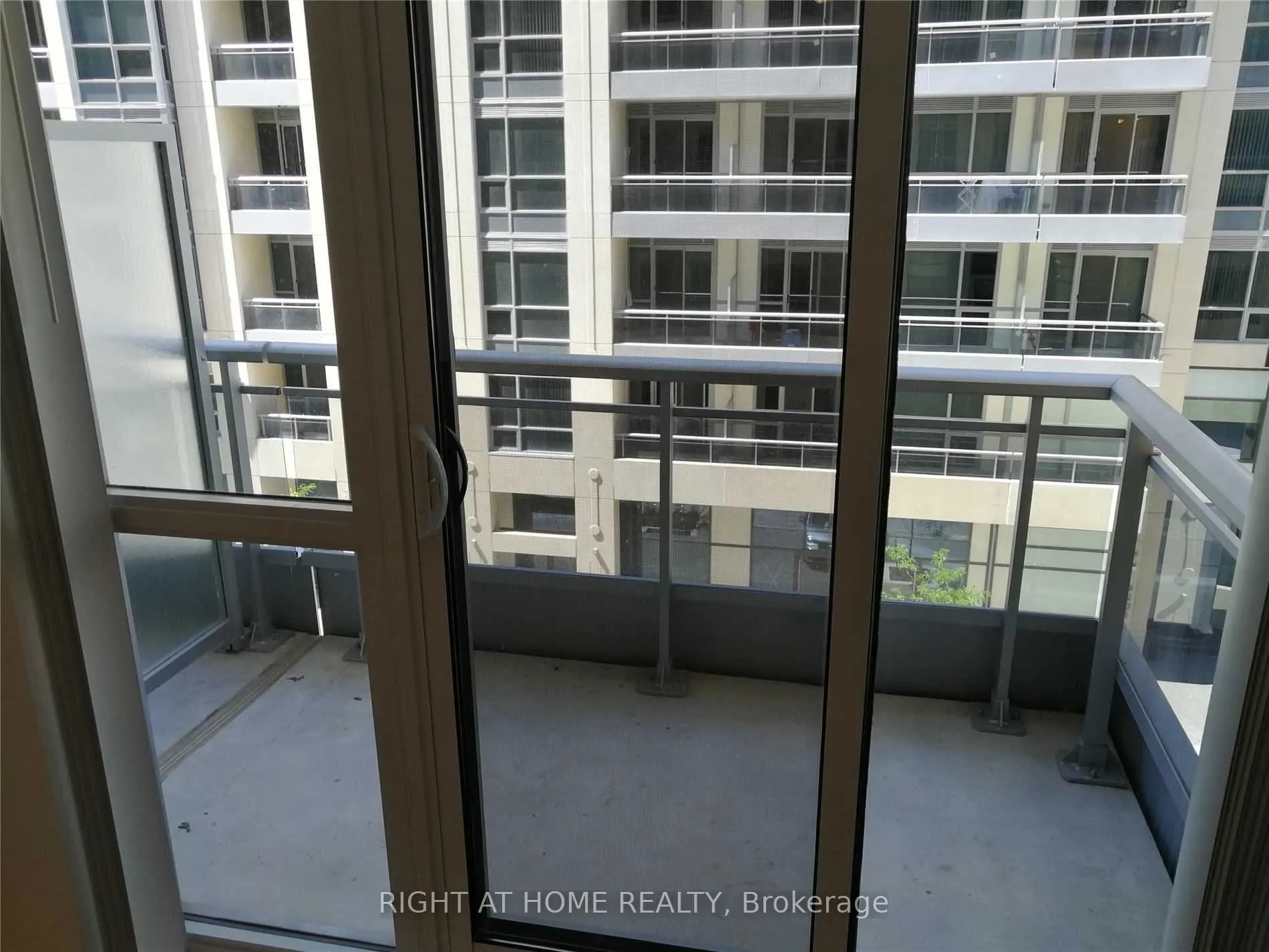 9191 Yonge Street, #SW416