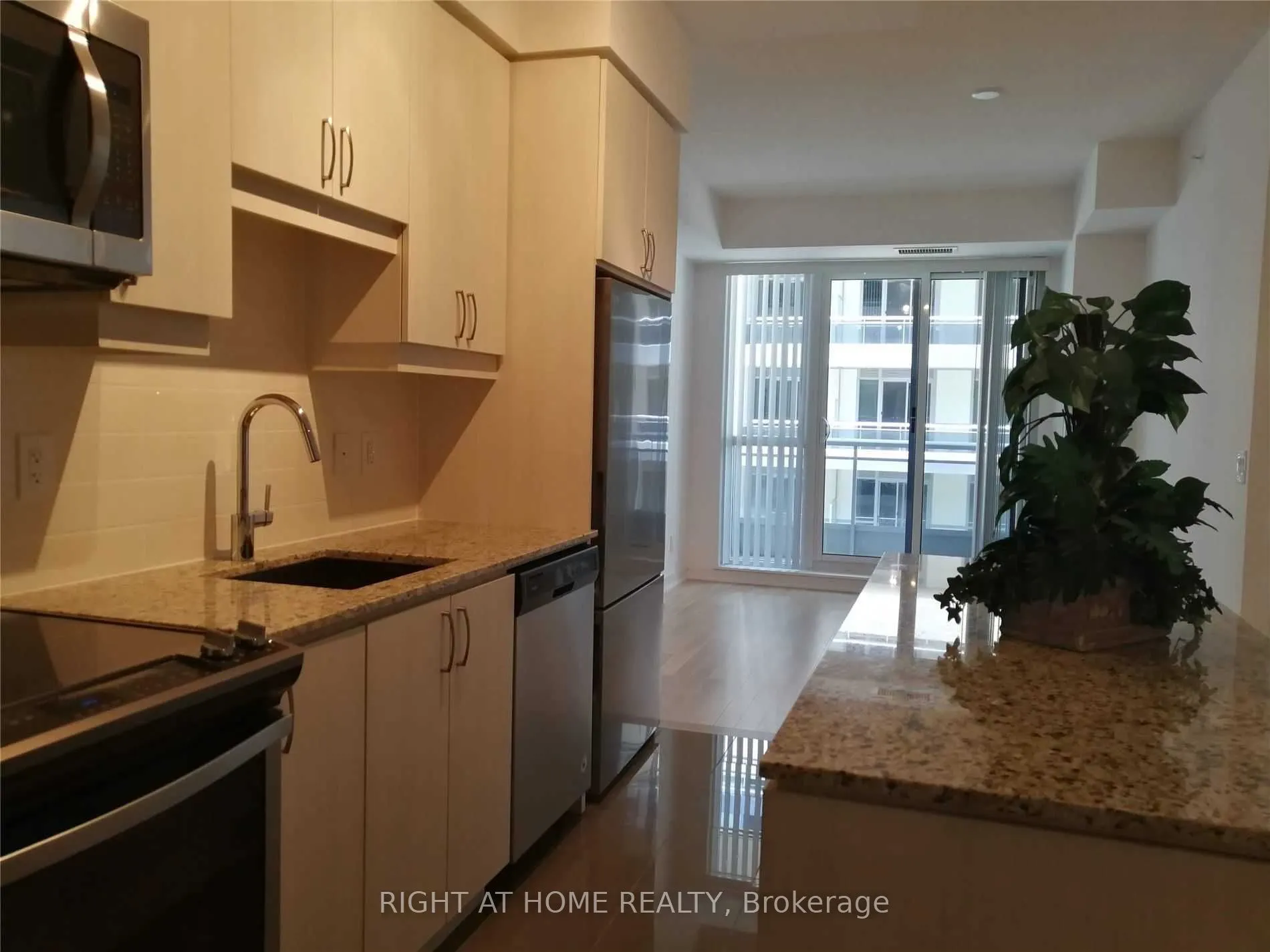 9191 Yonge Street, #SW416