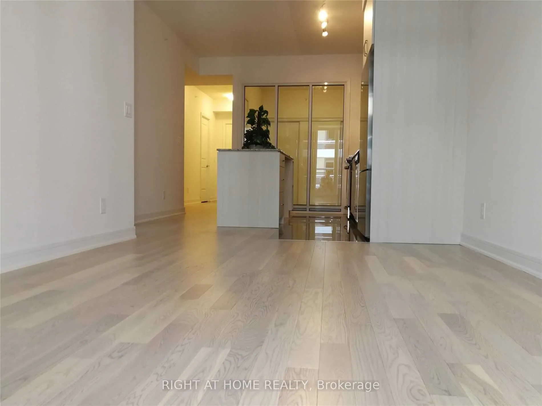 9191 Yonge Street, #SW416