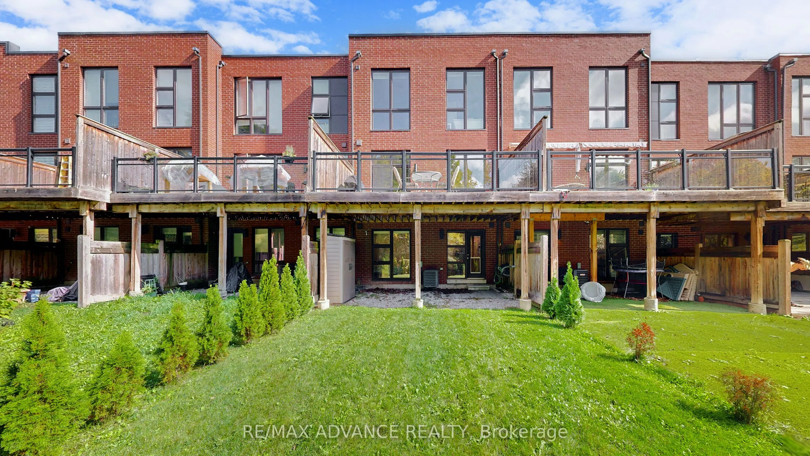 32 Crestridge Drive