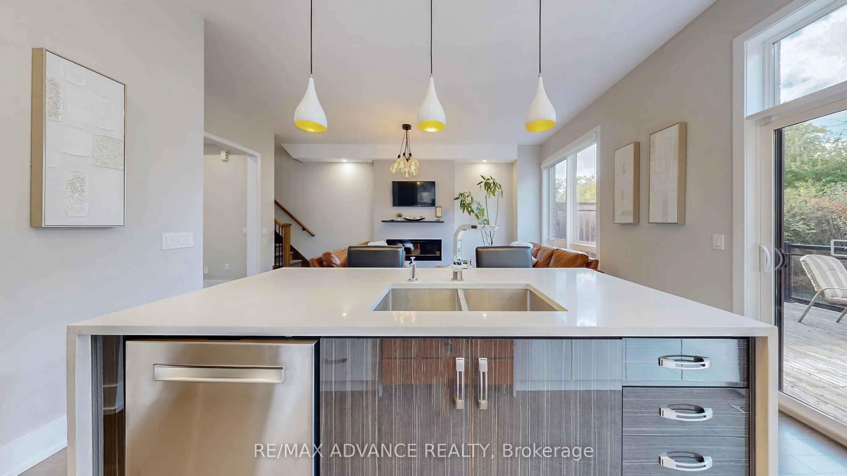 32 Crestridge Drive