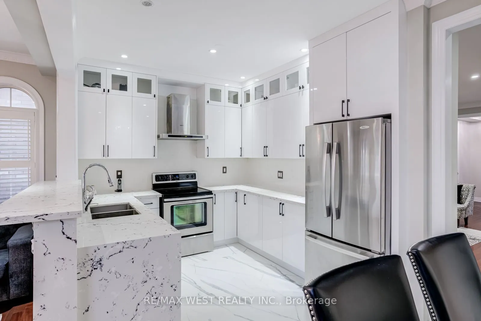 238 Wardlaw Place