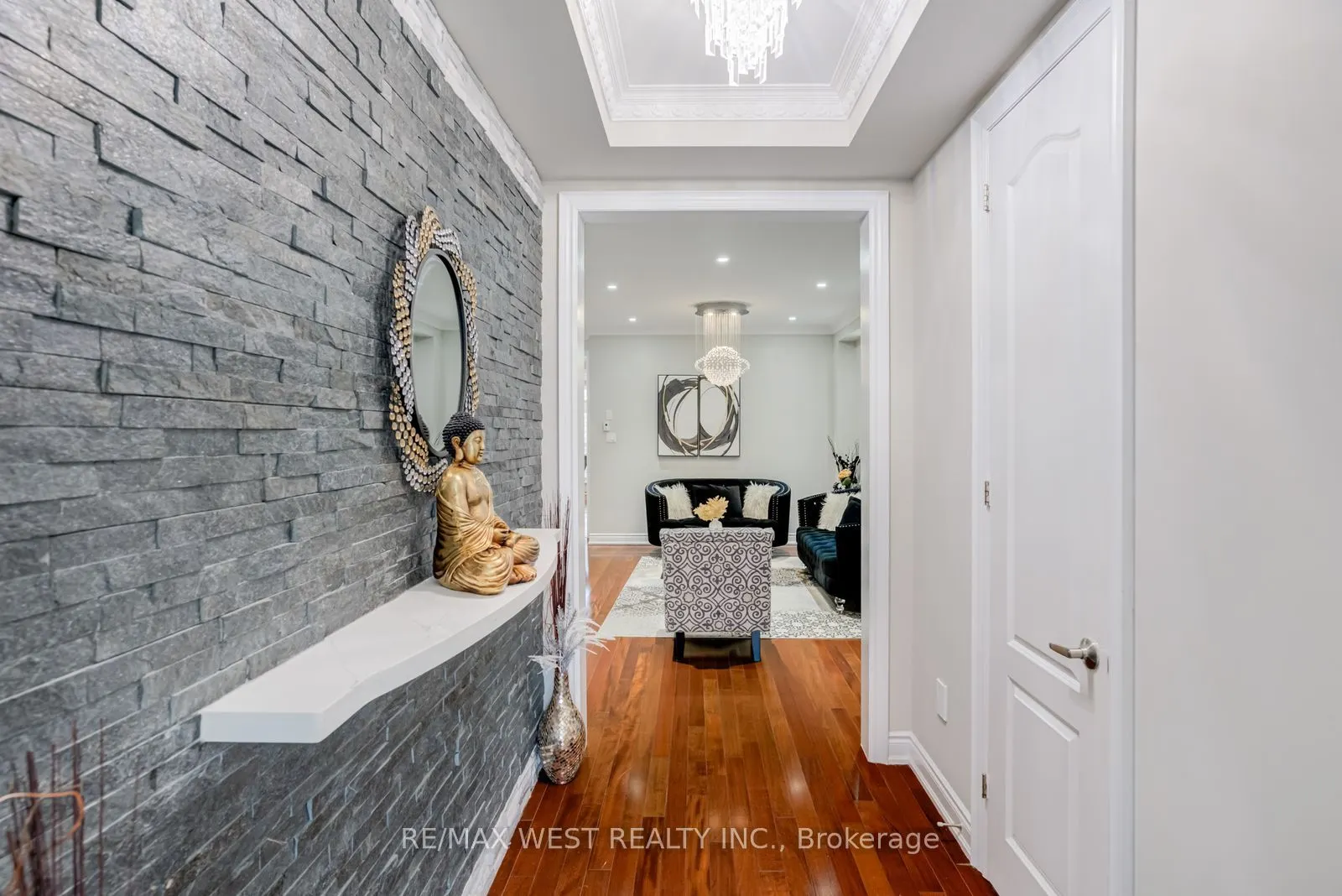 238 Wardlaw Place