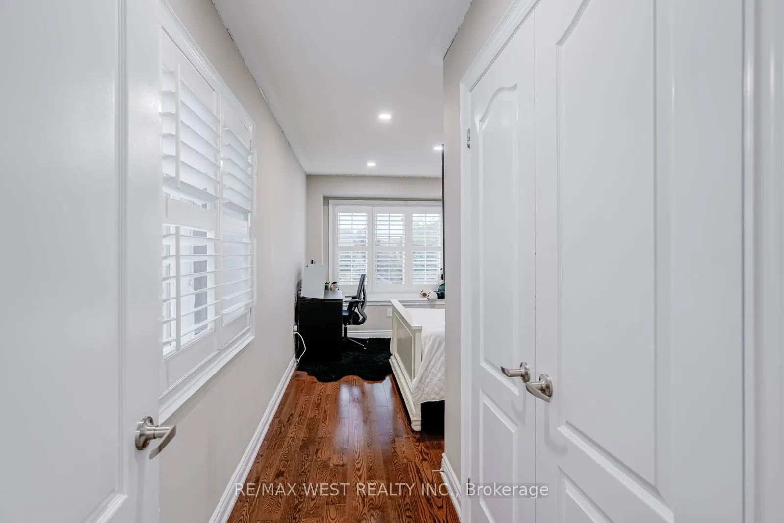 238 Wardlaw Place