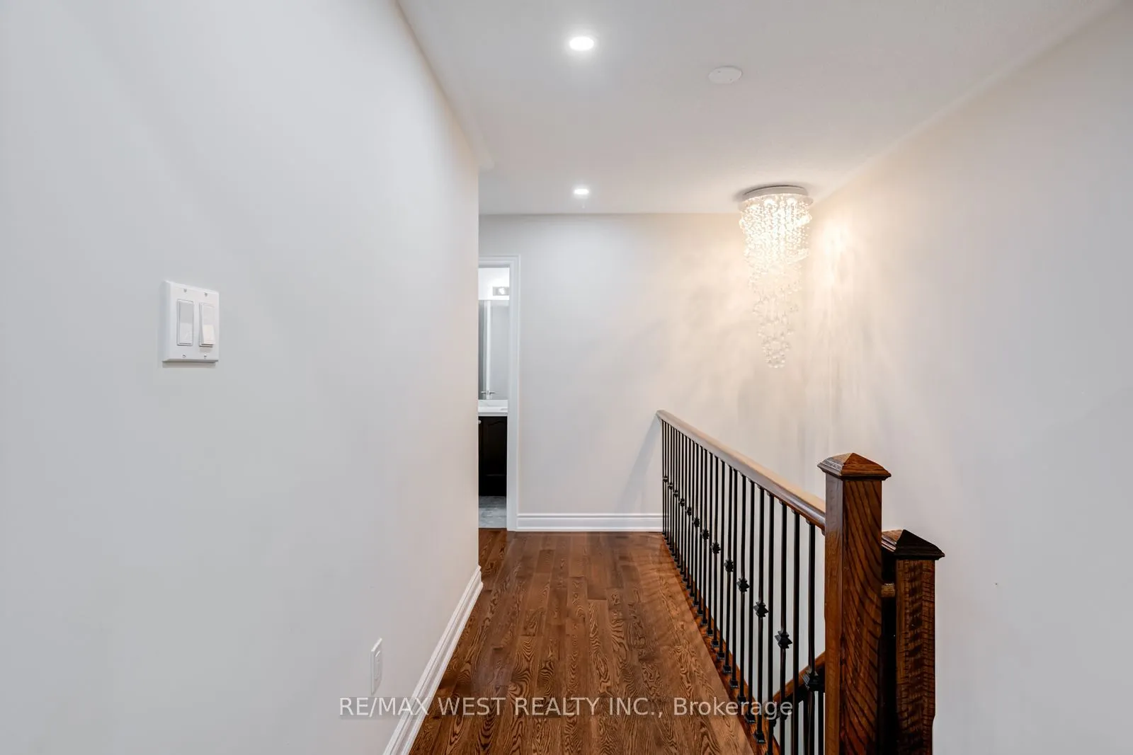 238 Wardlaw Place