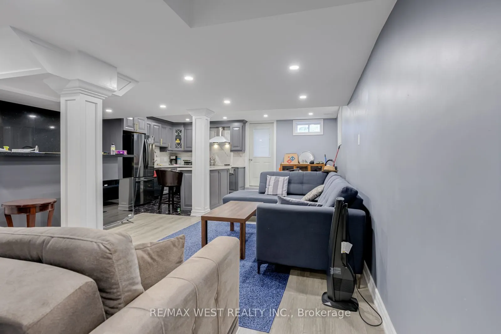238 Wardlaw Place