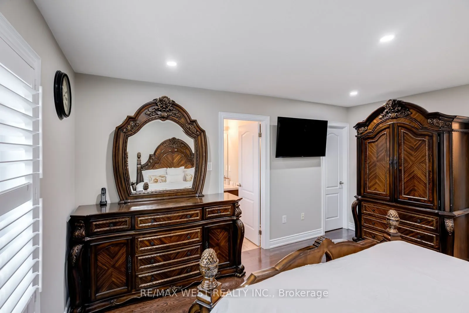 238 Wardlaw Place
