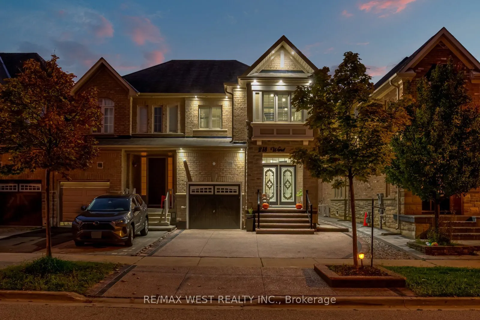 238 Wardlaw Place