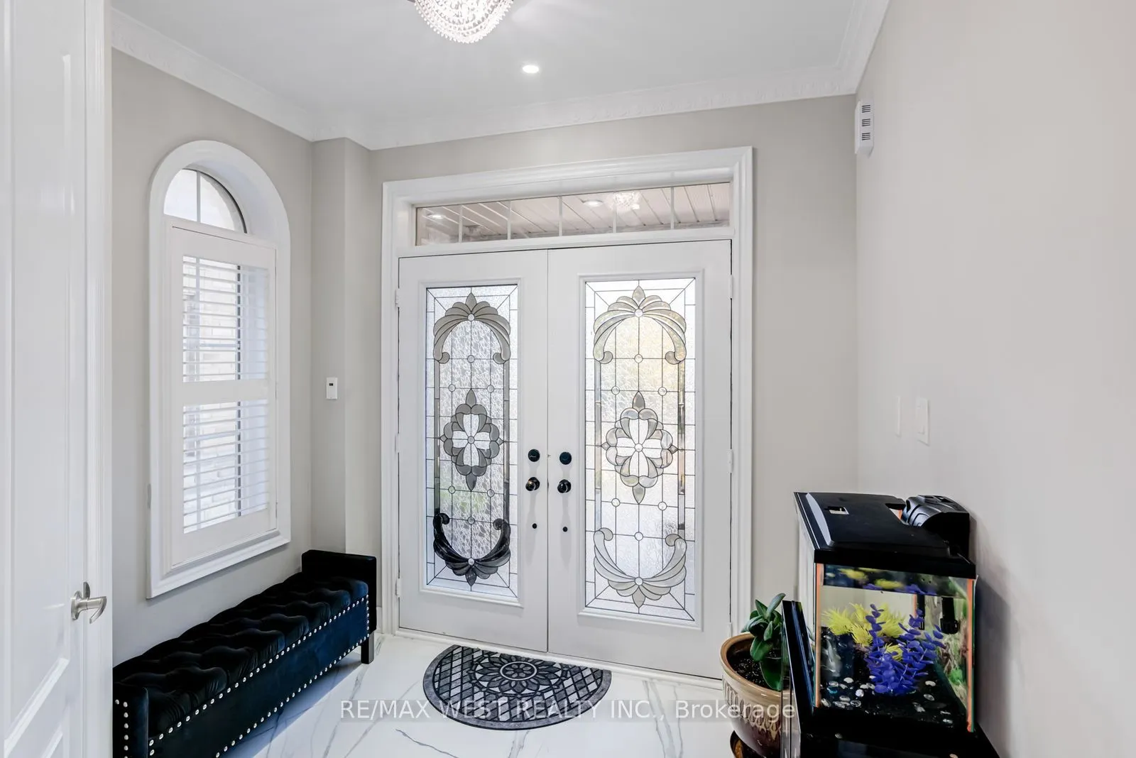 238 Wardlaw Place