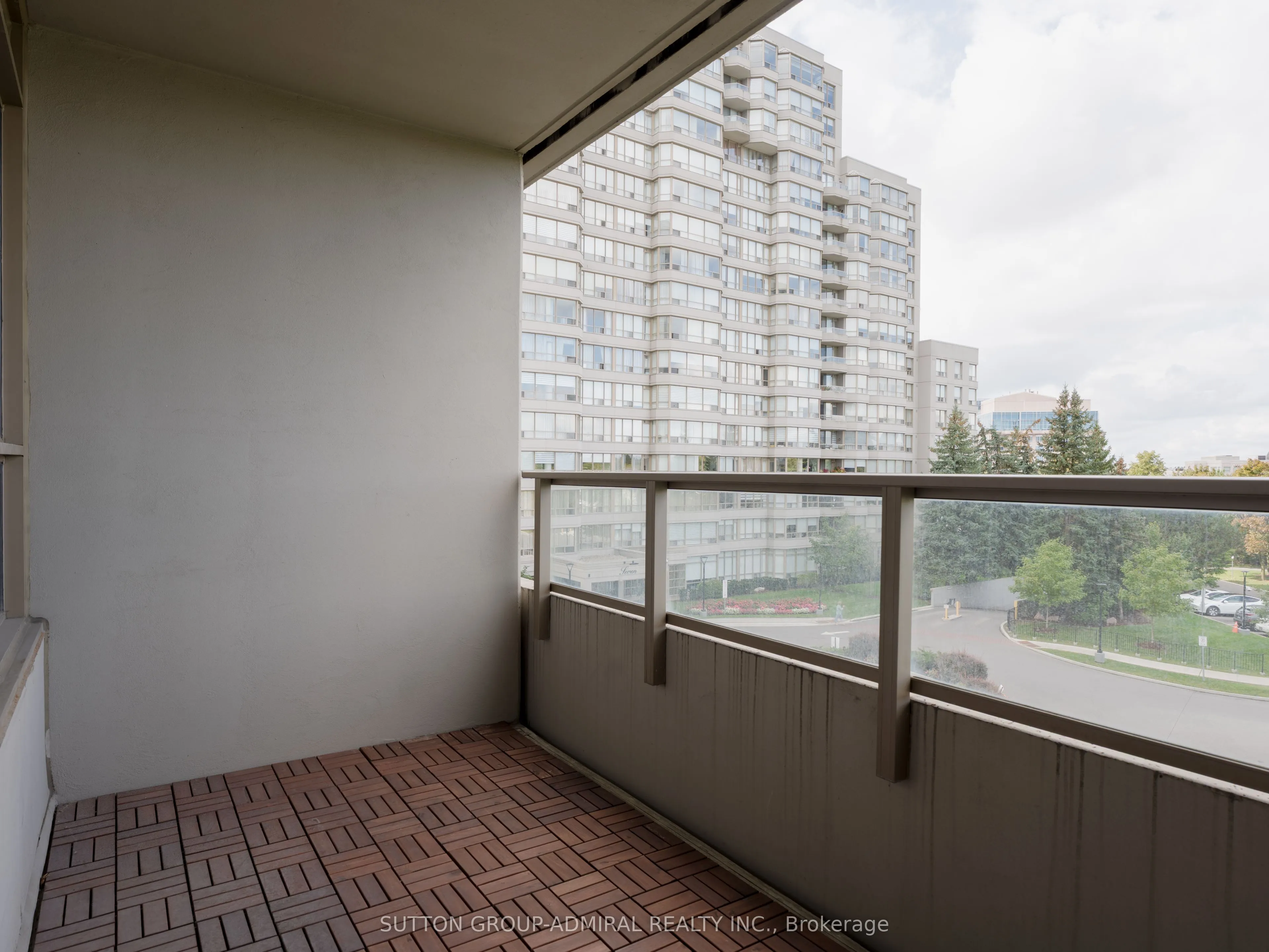11 Townsgate Drive, #412
