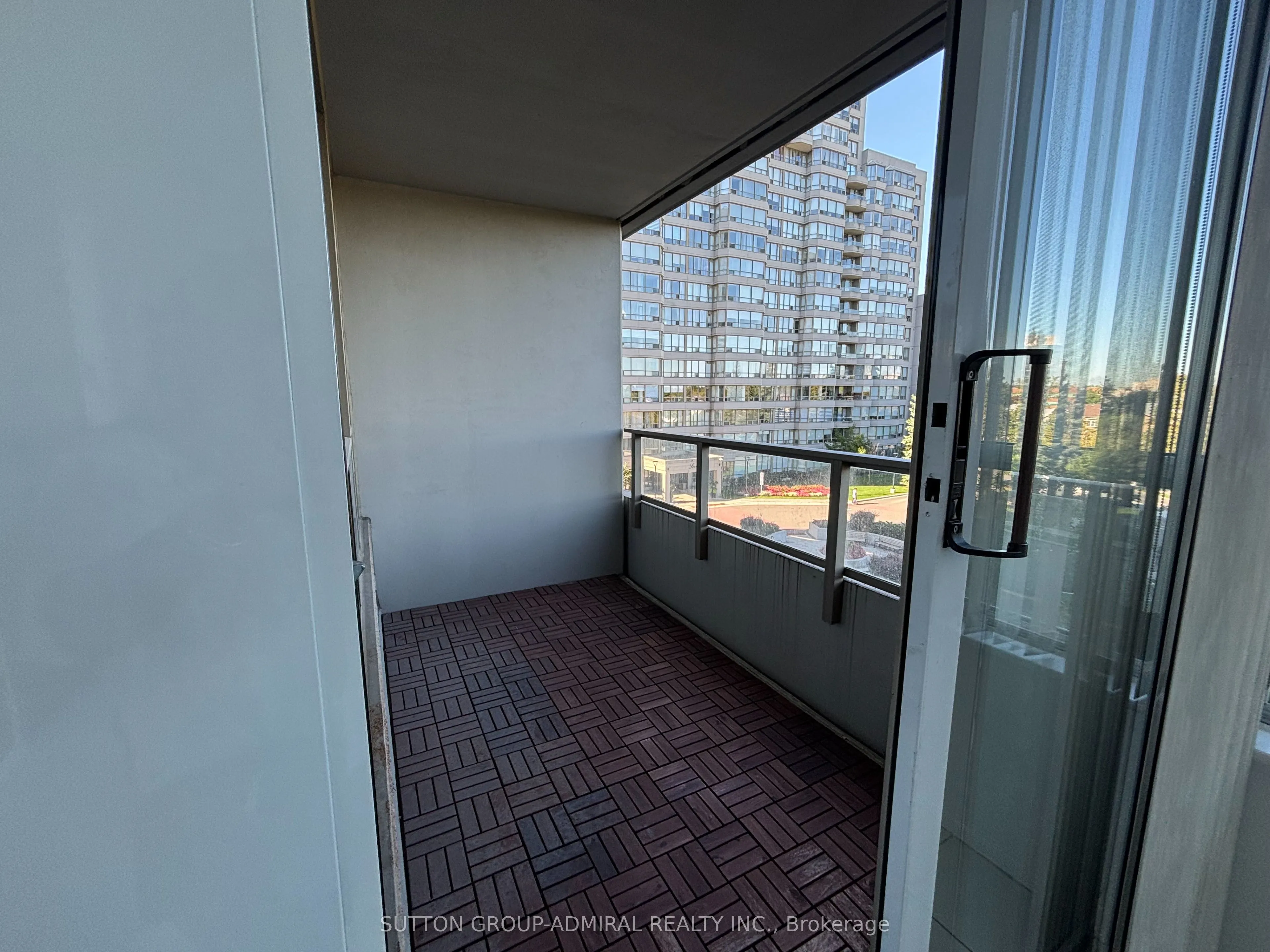 11 Townsgate Drive, #412