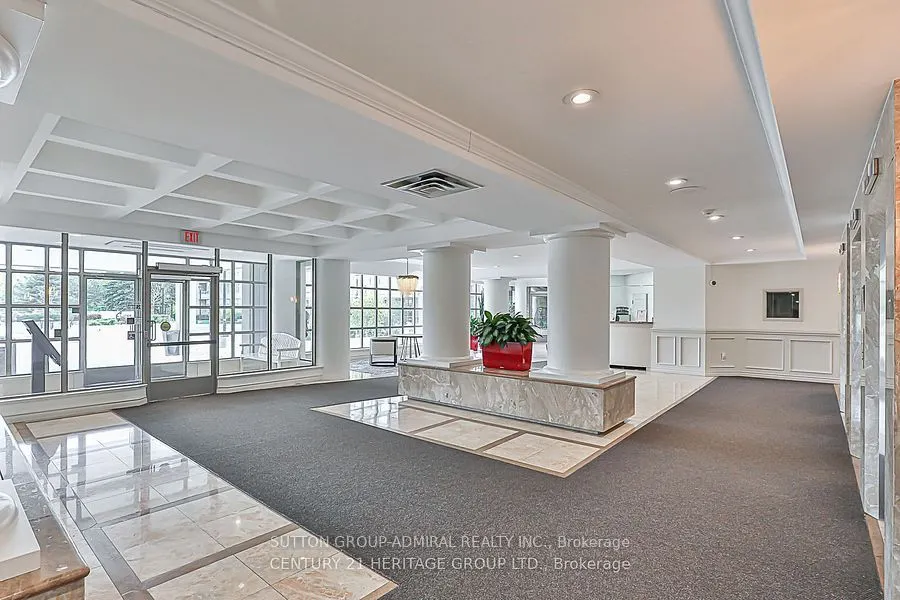 11 Townsgate Drive, #412