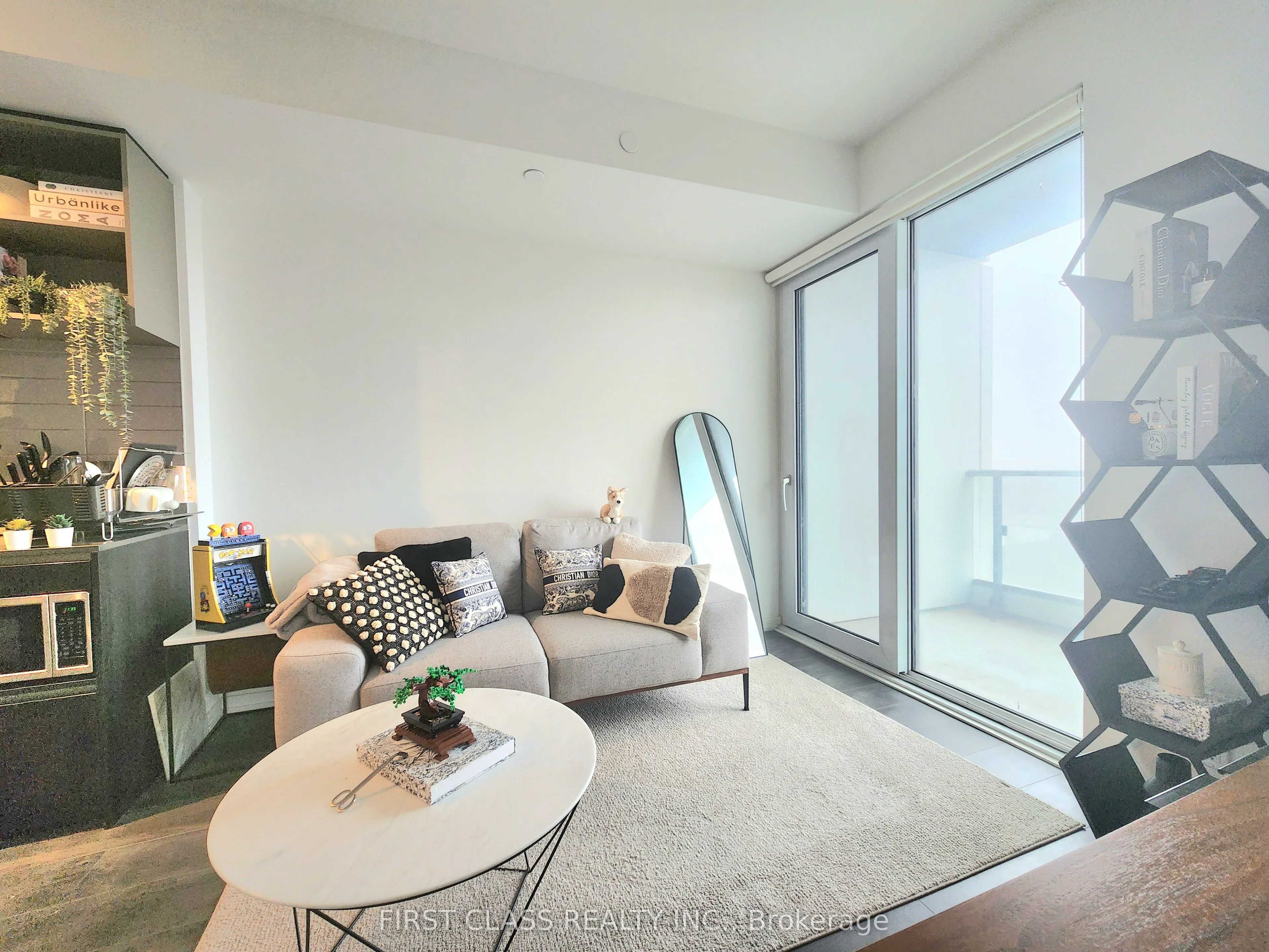 1000 Portage Parkway, #901