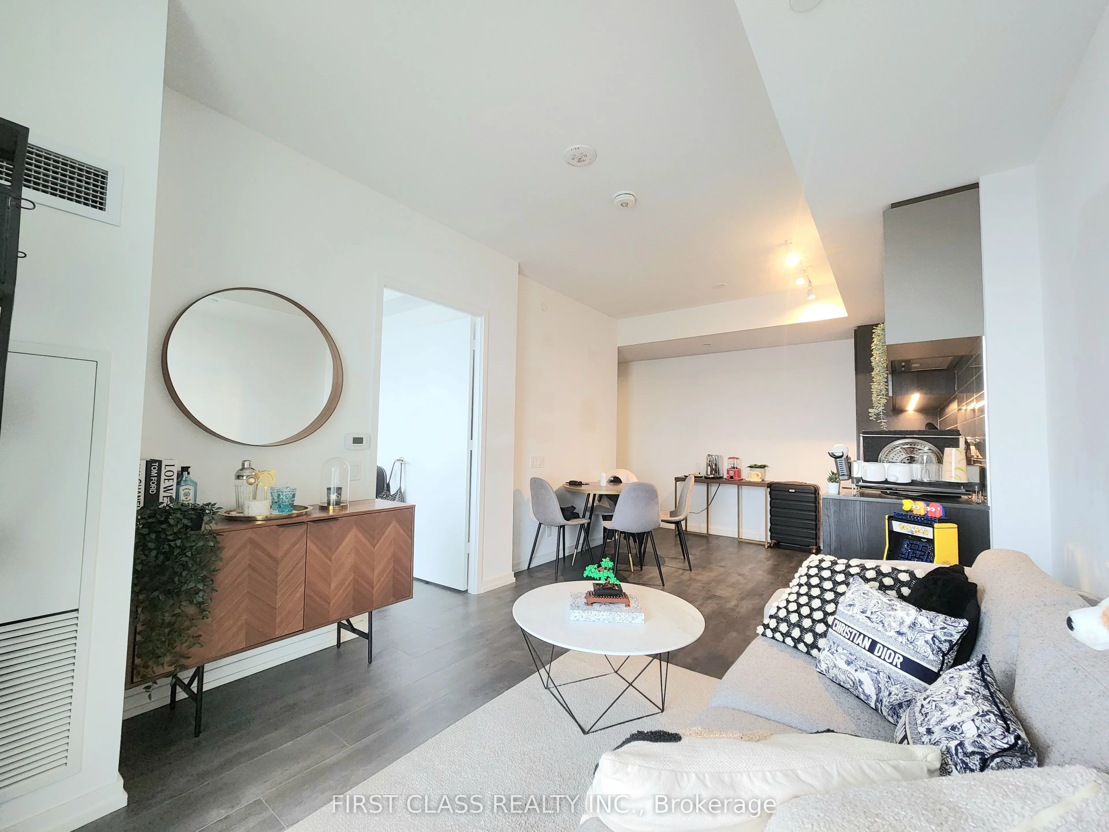 1000 Portage Parkway, #901
